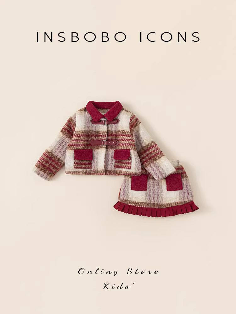 Trang phục thu đông cho bé gái, trang phục Tết Nguyên đán cho bé gái, trang phục kiểu Chanel nhỏ nhắn cho bé gái với chất liệu lông cừu, trang phục mùa đông công chúa nhỏ màu đỏ, sành điệu.