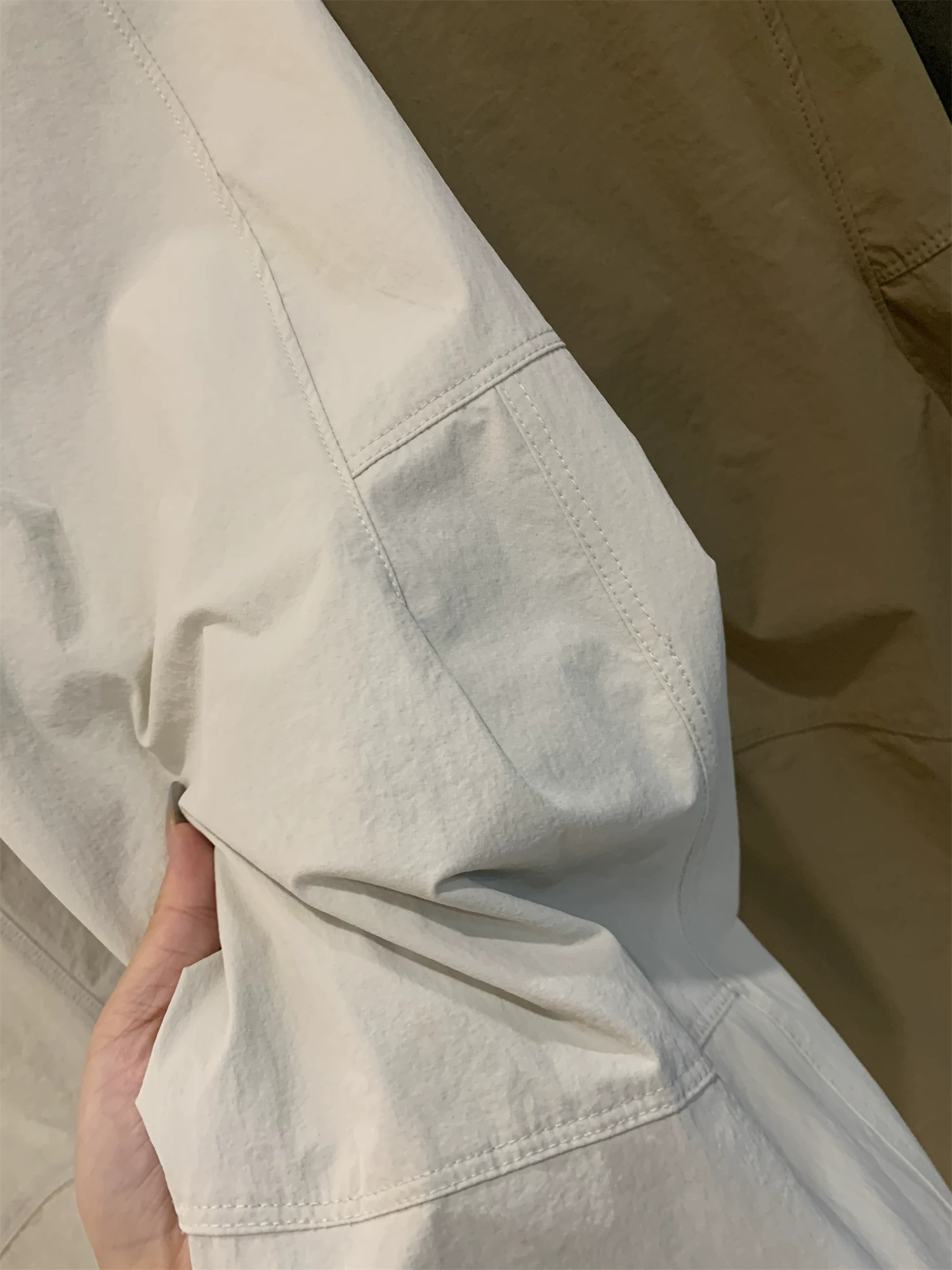 Công nghệ thấm hút mồ hôi và khô nhanh Don Quixote Rapid Dry! Quần âu nam dáng thẳng, nhẹ, may 3D, thích hợp cho hoạt động ngoài trời.