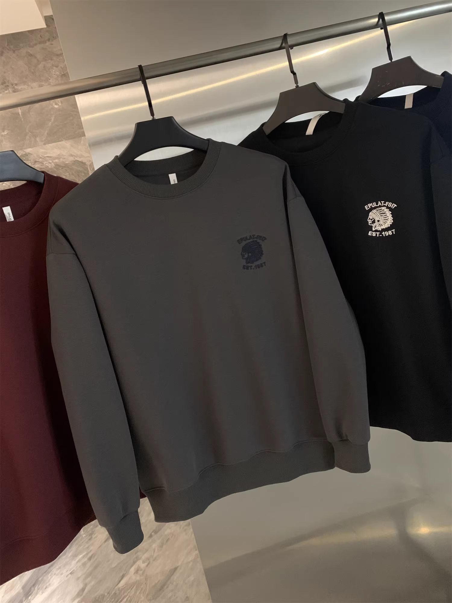 Don Quixote Bộ sưu tập mới mùa thu! Thêu tinh tế! Áo thun nam cổ tròn màu trơn thông thường đa năng hợp thời trang