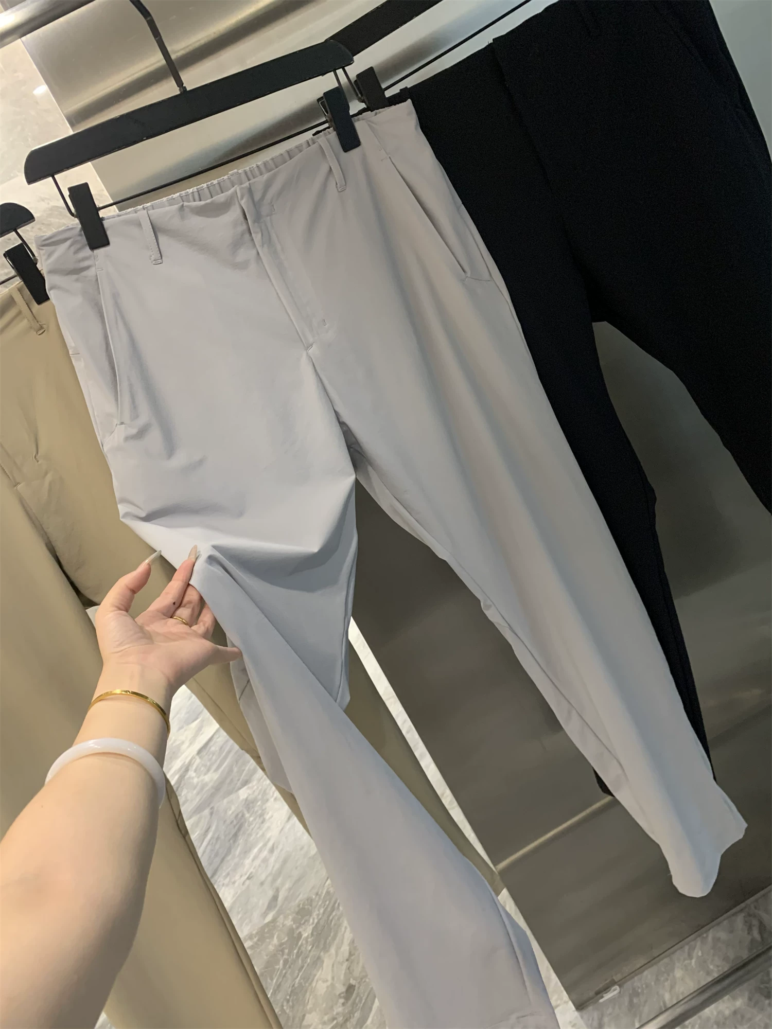 Don Quixote, chuyên gia về hoạt động ngoài trời hàng đầu! Vải dệt hai mặt! Quần nam thông thường nhẹ, nhanh khô, thoáng khí, co giãn cao.