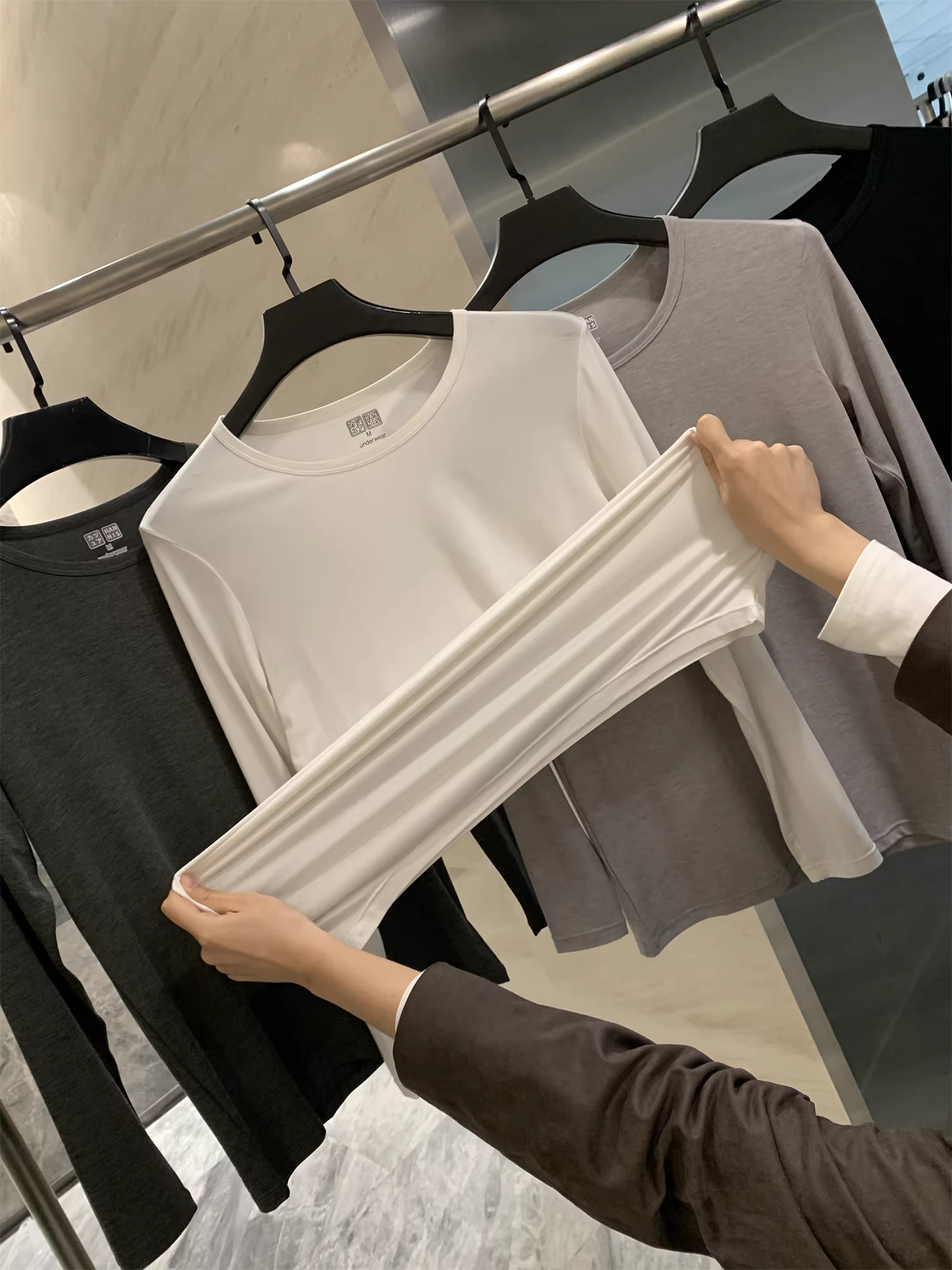 Don Quixote Hàng chất lượng Nhật Bản! Công nghệ tự sưởi ấm tiên tiến! Bộ đồ lót giữ nhiệt siêu mỏng, có độ đàn hồi cao dành cho nam giới.