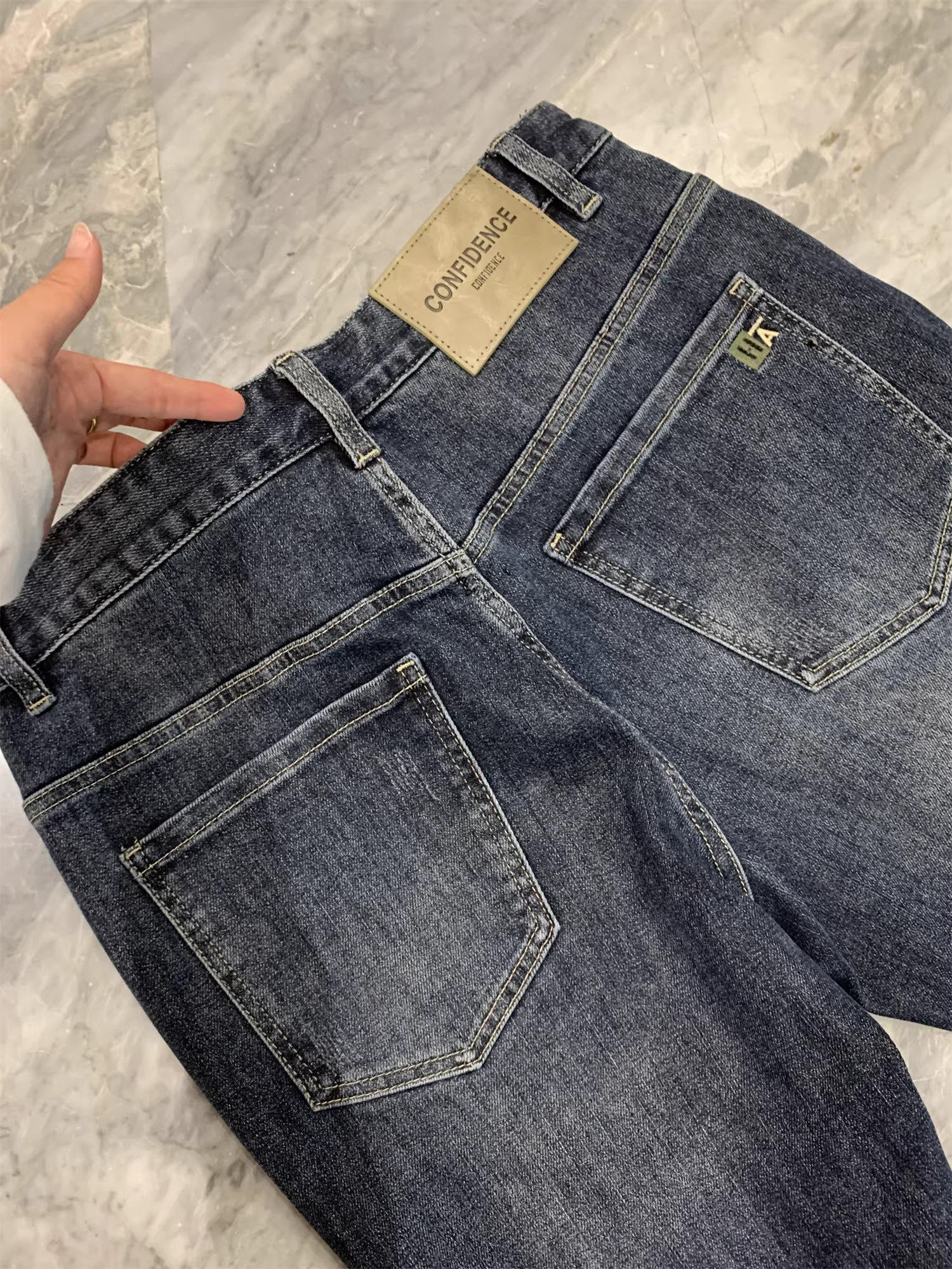 Don Quixote H series! Quá trình giặt và tẩy trắng! Độ đàn hồi cao, quần jean nam dáng thẳng ôm body, thời trang.