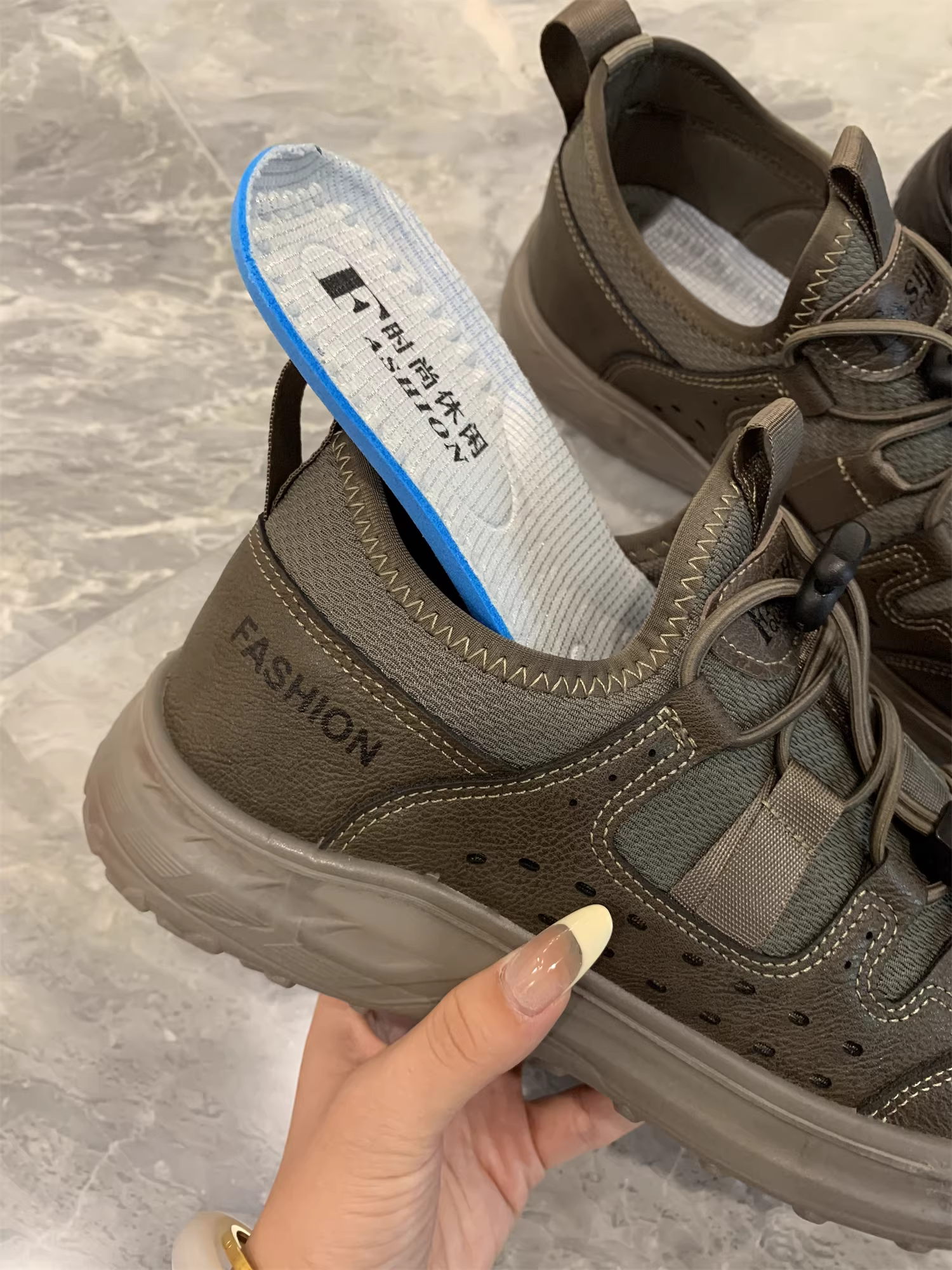 Vải lưới Don Quixote thoáng khí! Giày thể thao nam đa năng, nhẹ, mềm, đàn hồi, chống trơn trượt, kiểu dáng thấp, phong cách thường ngày.