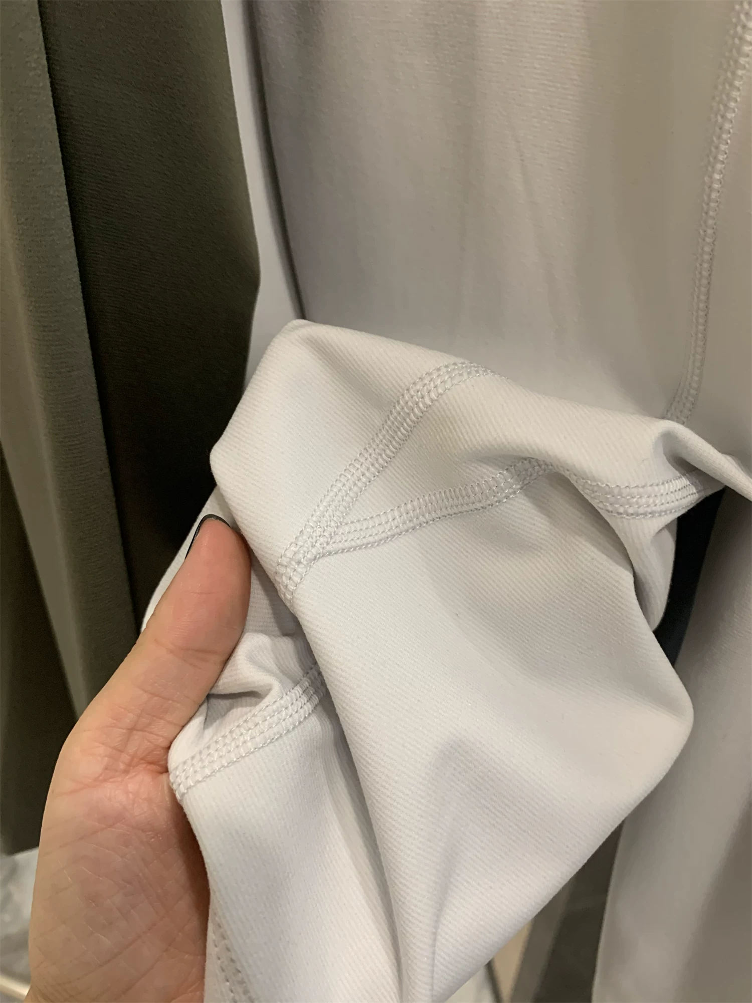 Công nghệ ngoài trời Don Quixote! Áo thun nam dài tay cổ tròn đa năng, thoáng khí, kiểu dáng thời trang, thích hợp cho mùa xuân và mùa thu