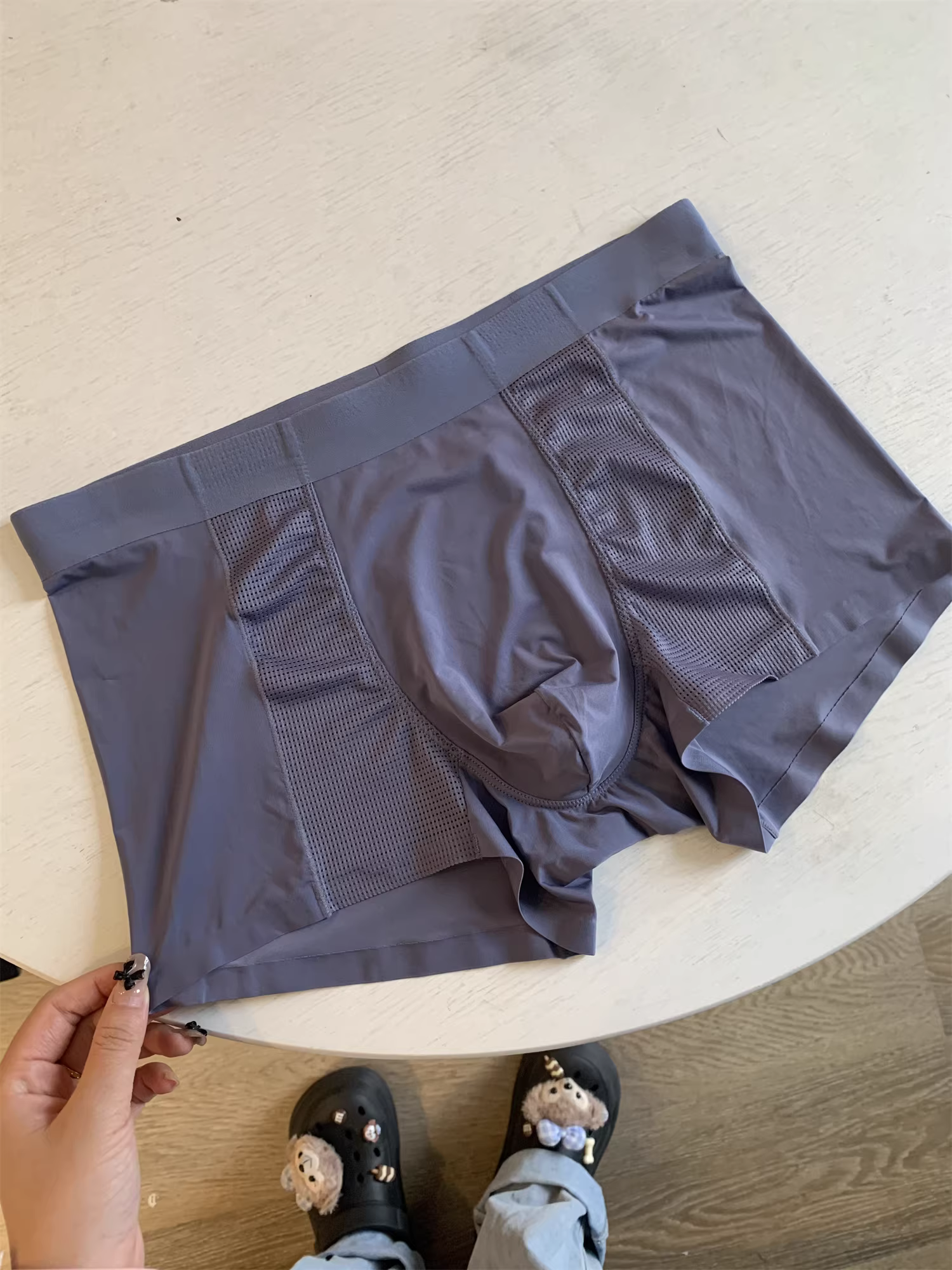 Don Quixote, một hộp gồm ba đôi! Chất liệu lụa pha! Quần lót nam thoáng mát, liền mạch, co giãn.