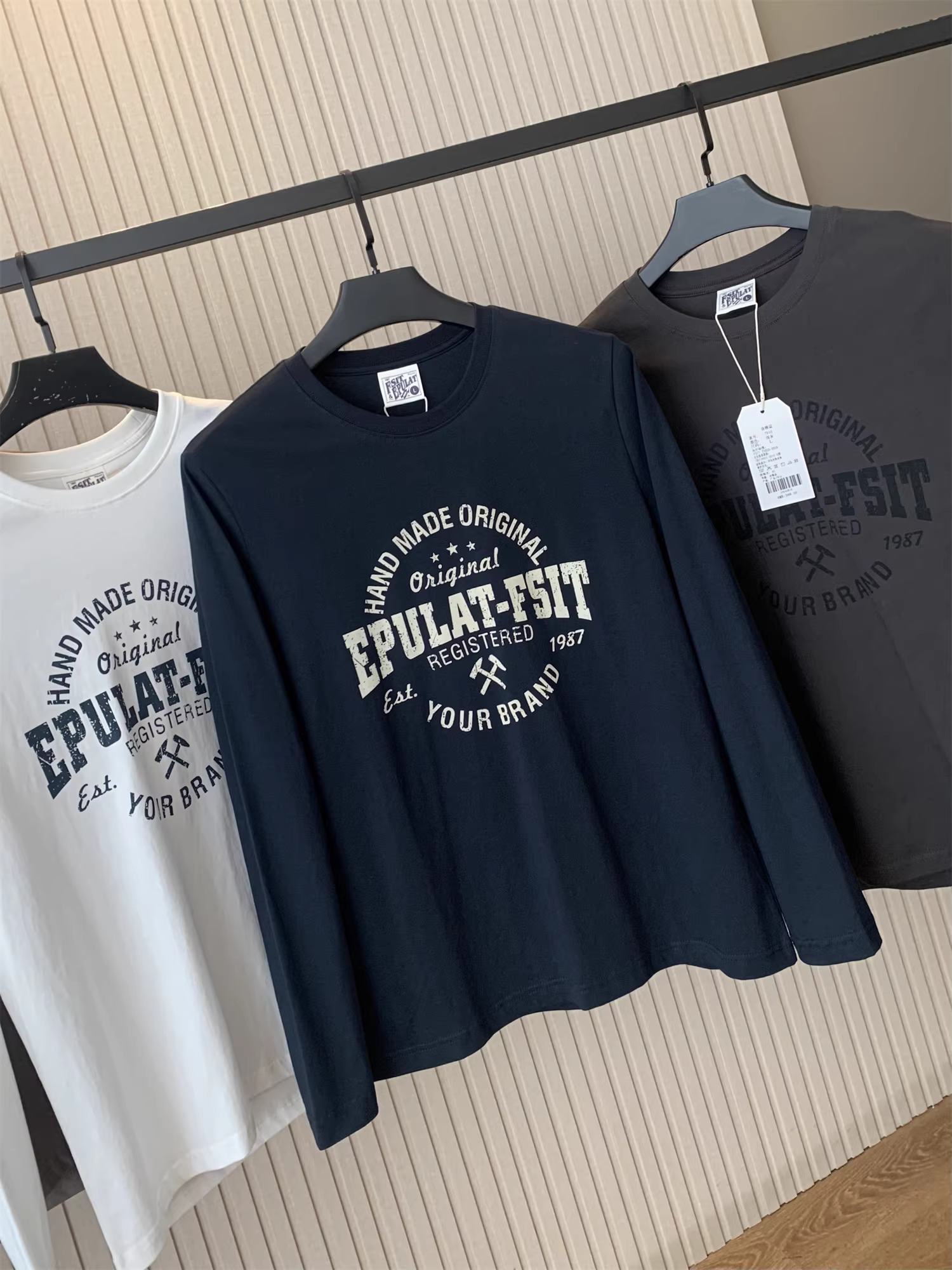 Đơn đặt hàng của công ty Don Quixote ODM! Giá bán lẻ 398! Áo thun dài tay chất liệu cotton dài sợi, in họa tiết vintage, kiểu dáng cũ kỹ.