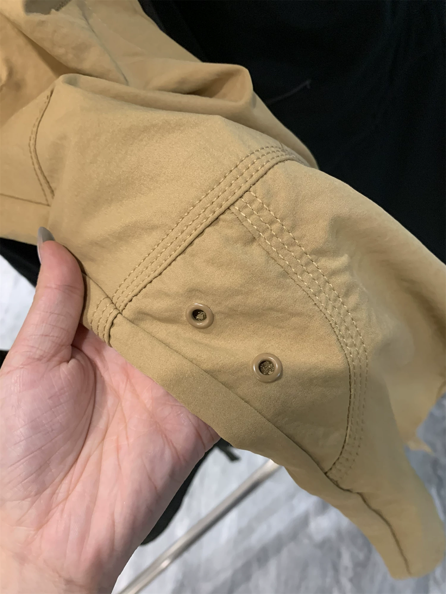 Sản phẩm chất lượng hàng đầu của thương hiệu Don Quixote! Quần kiểu cặp đôi, kiểu dáng ba chiều, nhanh khô, thoáng khí, nhẹ, quần công sở thông thường, hợp thời trang