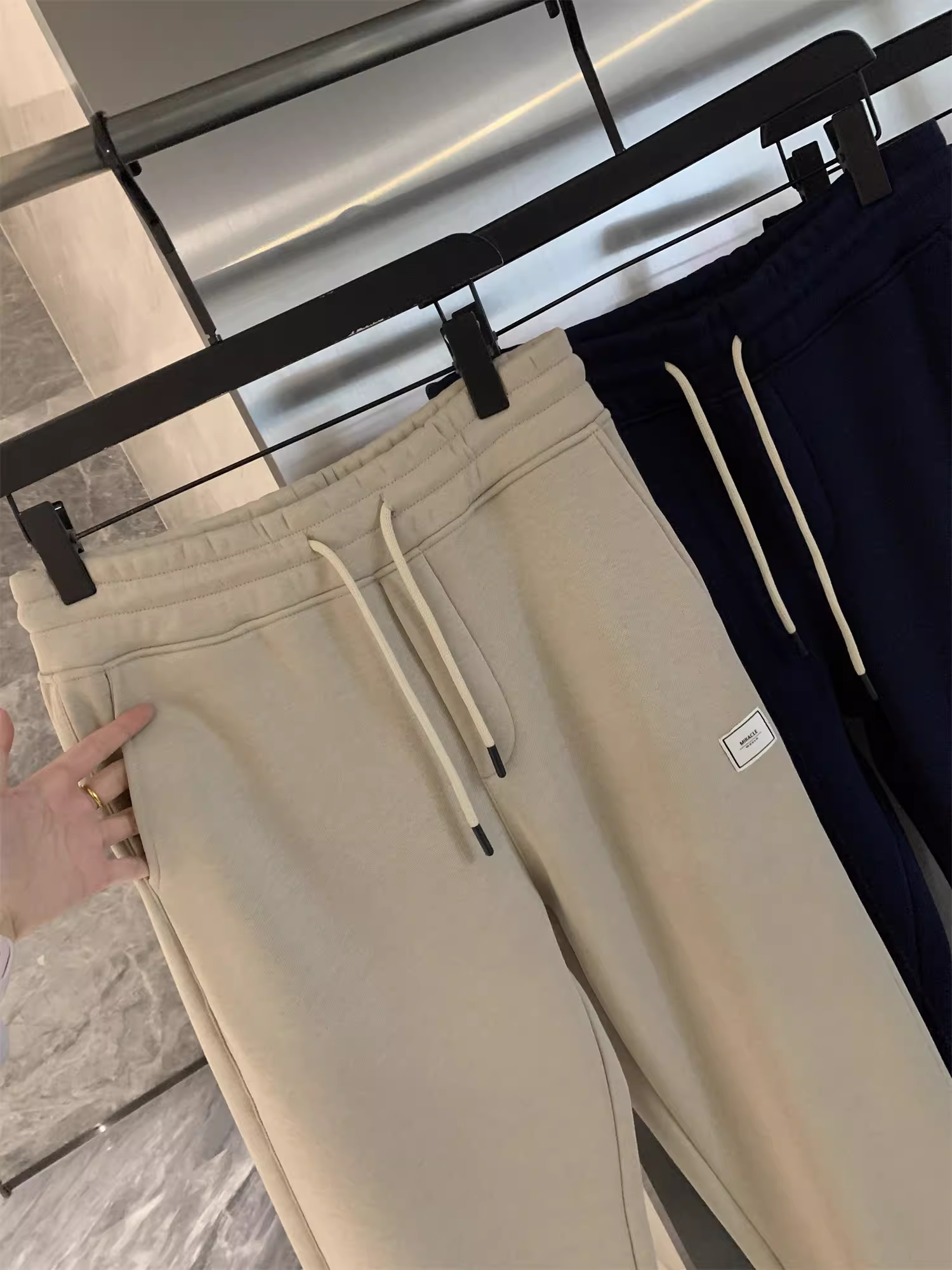 Don Quixote Offline 698 Đồng bộ hóa! Lông cừu tổng hợp! Quần thể thao nam dày dặn thường ngày mùa thu đông