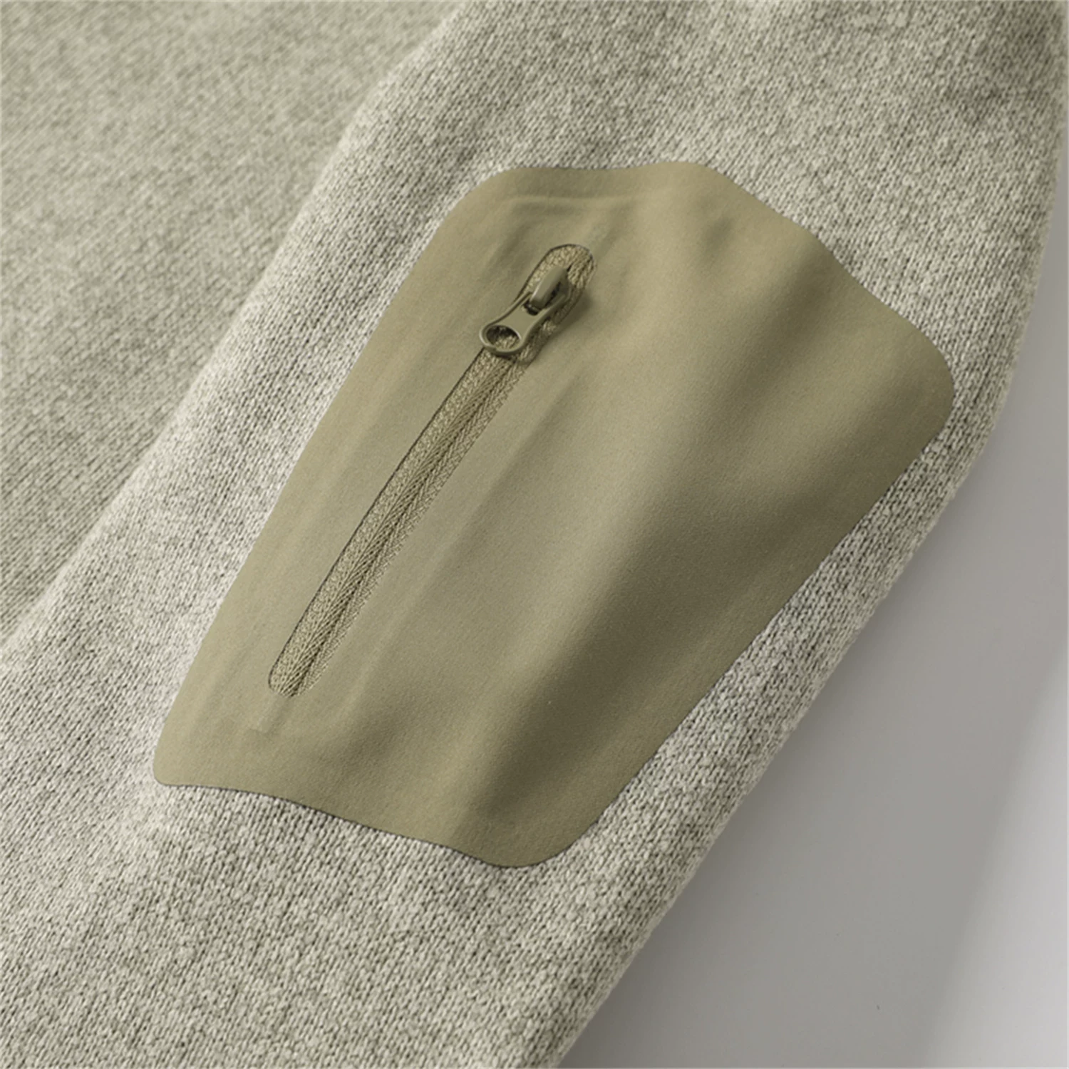 Don Quixote là một sản phẩm đơn giản nhưng thanh lịch! Áo khoác nam giữ ấm mùa thu đông ngoài trời, nửa khóa kéo, chống gió, chất liệu lông cừu.