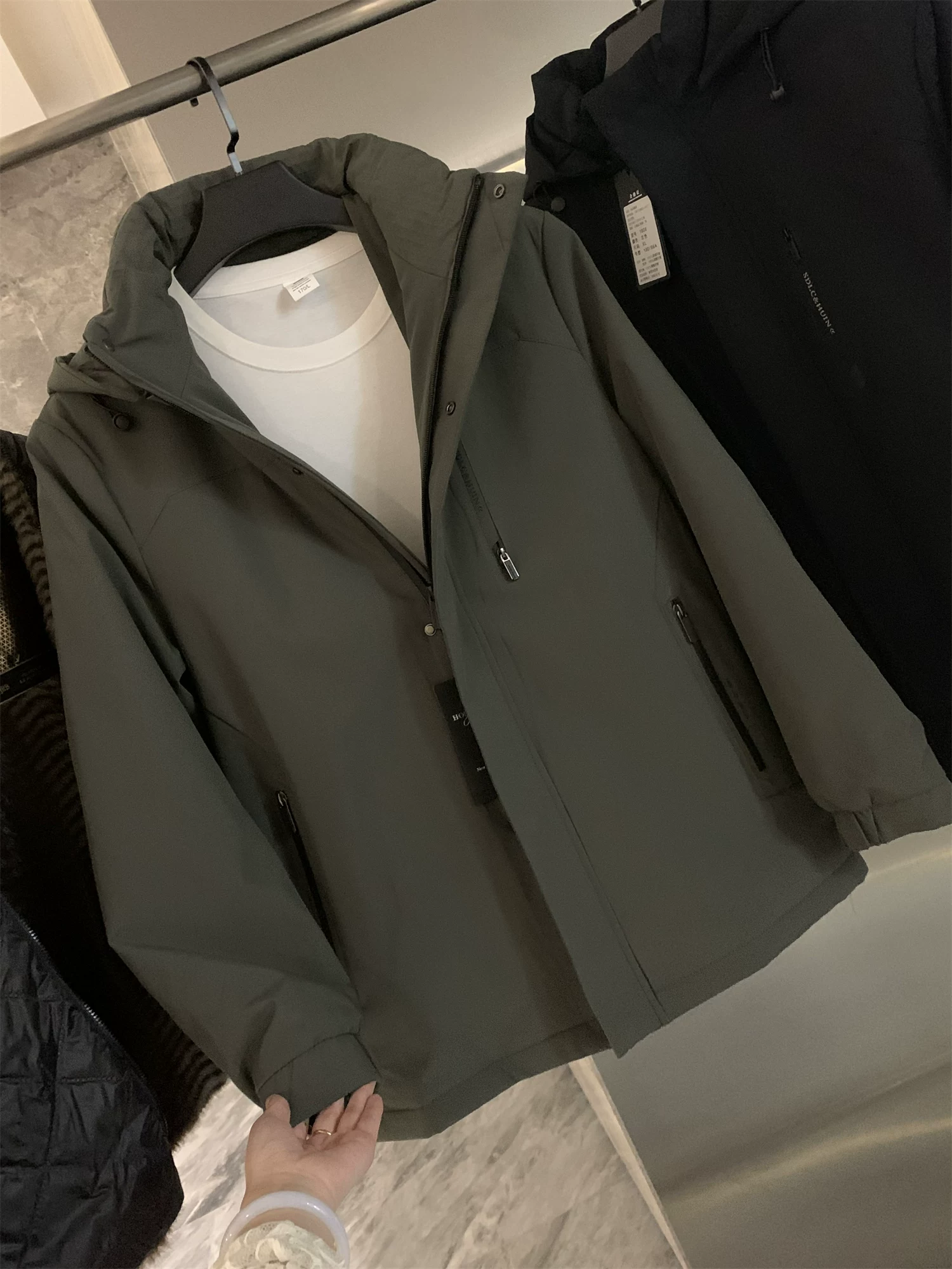 Don Quixote mặc một chiếc áo ba kiểu! Chất liệu graphene tự sưởi ấm + lớp lót giả lông chồn! Áo khoác bông ấm áp mùa đông.