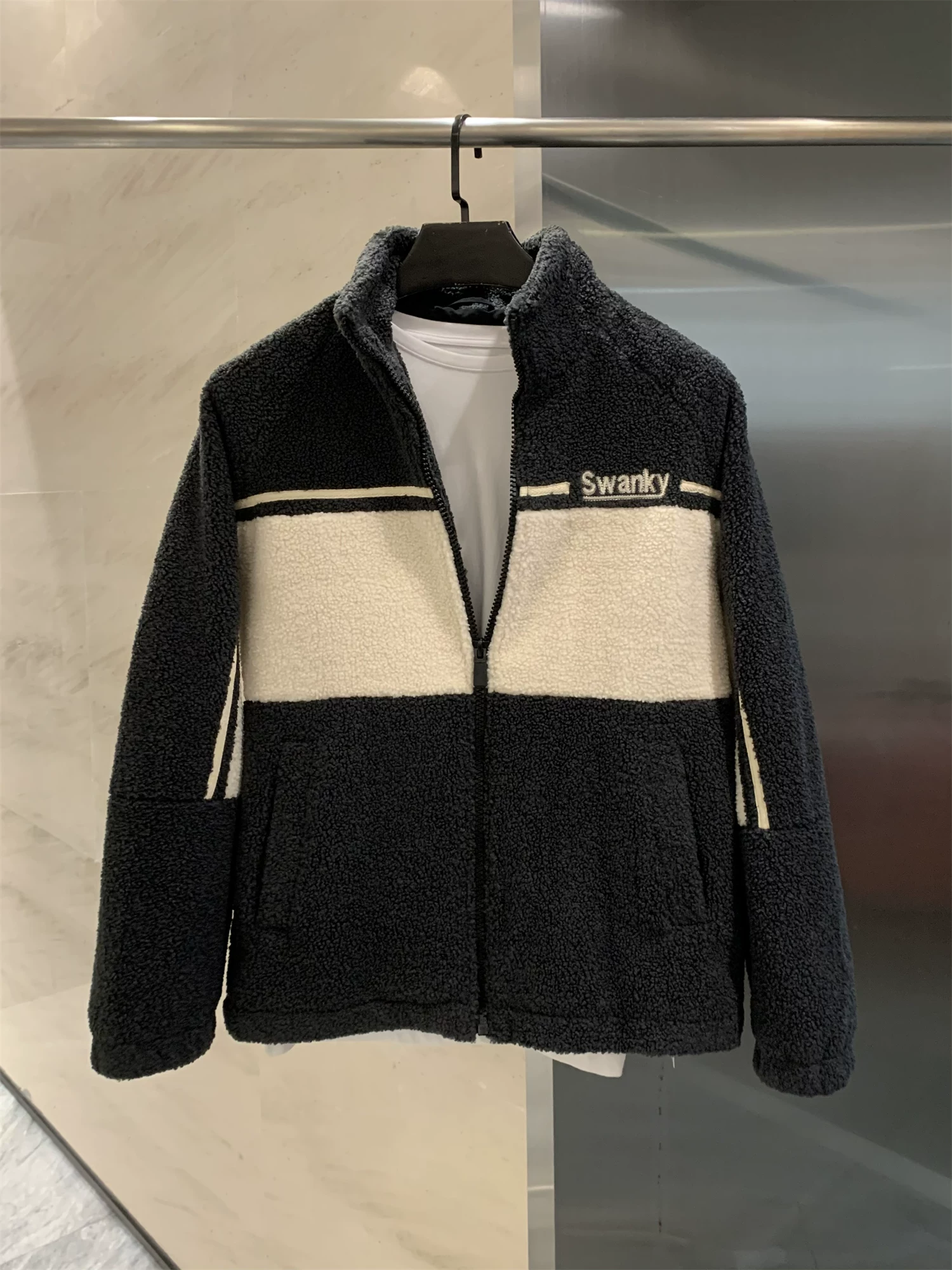 Don Quixote dòng H! Dày và ấm áp! Áo khoác nam mùa thu đông phối màu giả lông cừu kiểu giản dị.