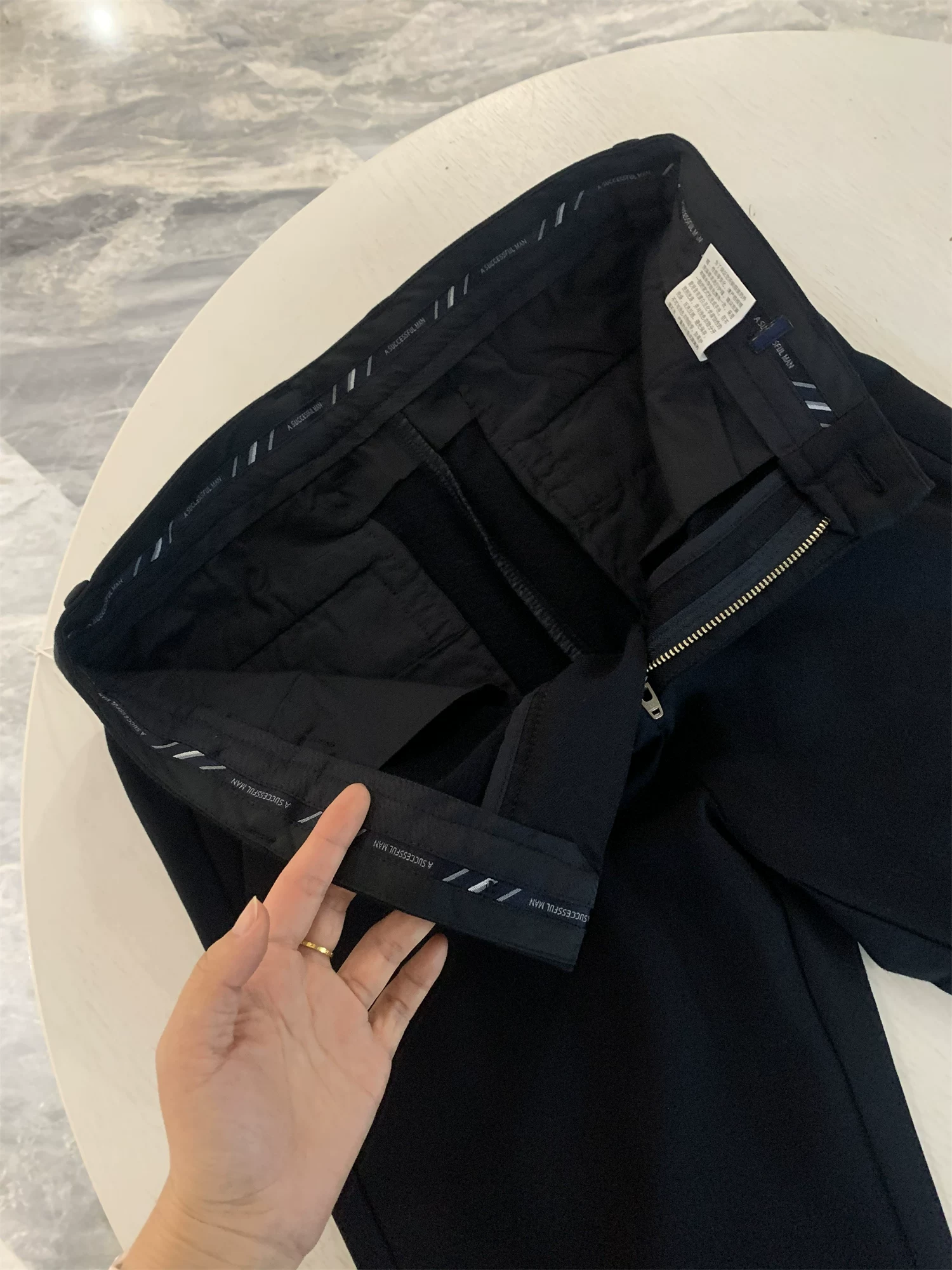 Giảm giá Don Quixote! Chất liệu pha cashmere! Quần âu nam dáng thẳng, ôm vừa vặn, phong cách thường ngày, mùa thu đông.