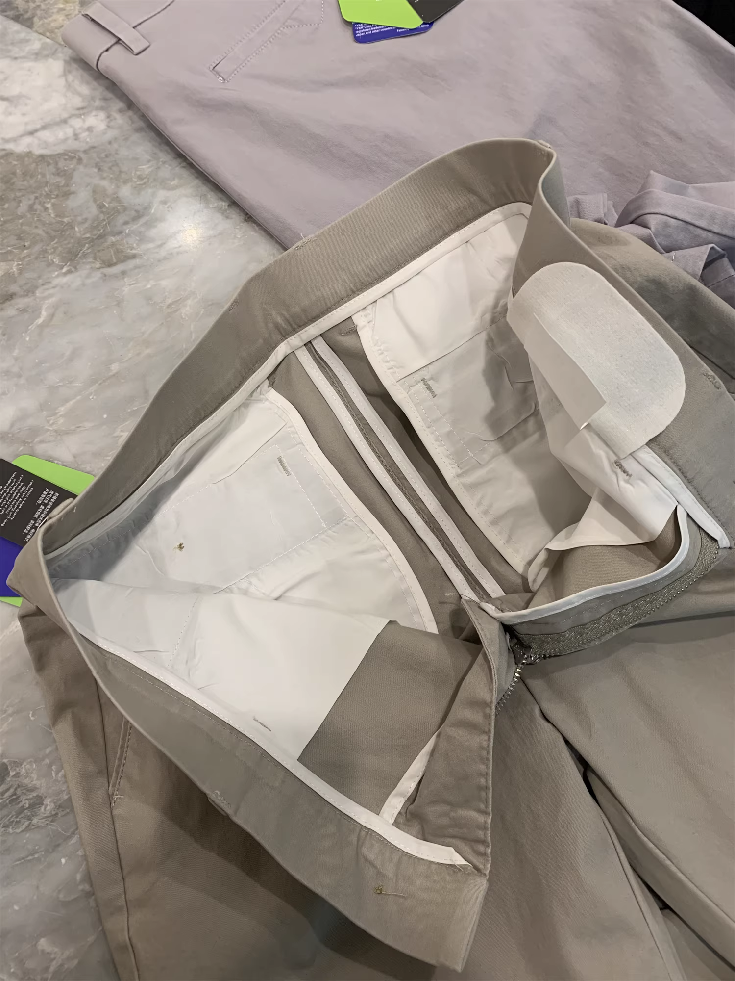 Don Quixote chọn lọc cotton dài sợi cao cấp của Tân Cương! Sợi dệt mịn, co giãn và thoáng khí, xu hướng quần nam mặc thường ngày mùa xuân/hè.