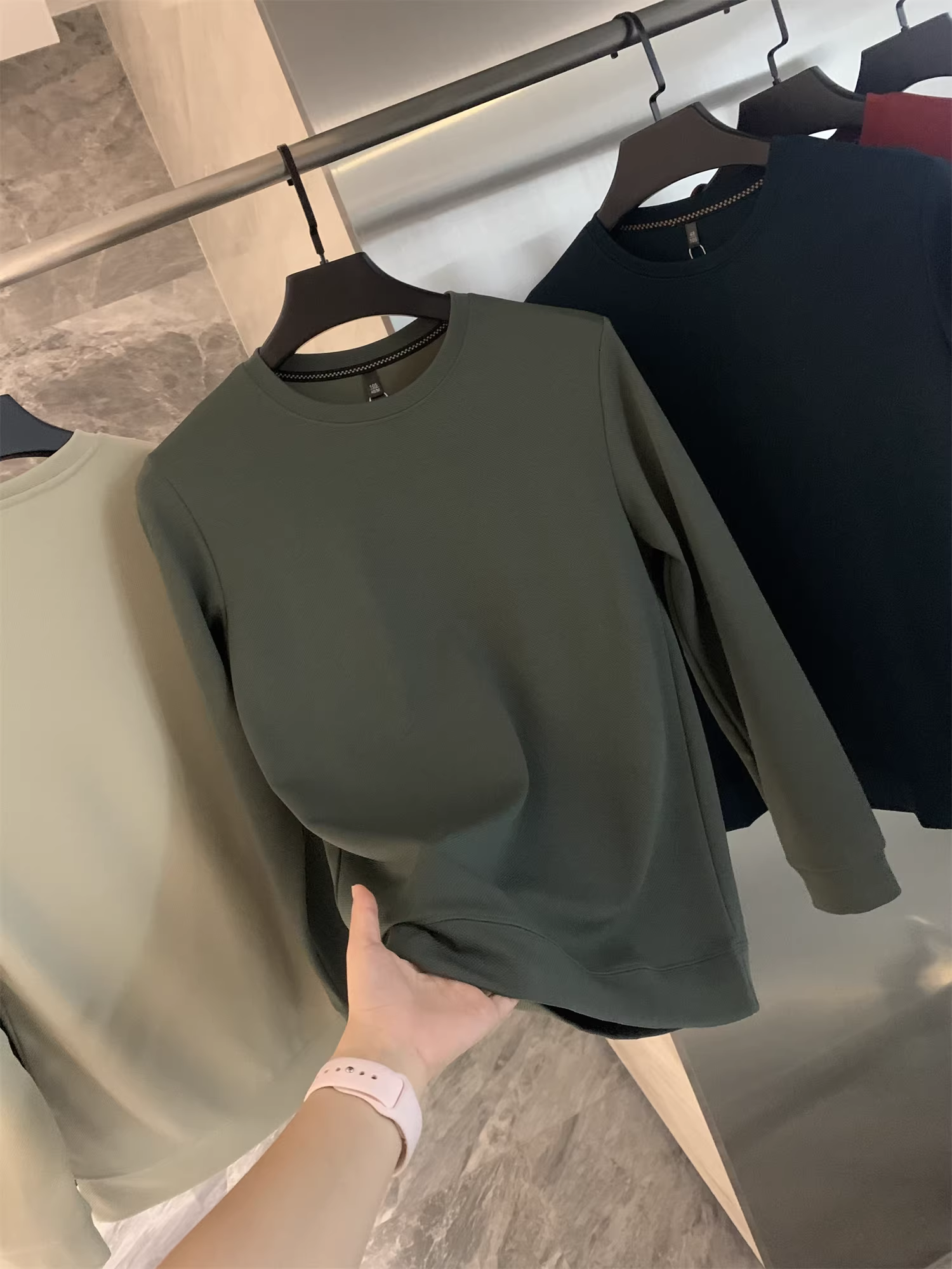 Ưu đãi đặc biệt Don Quixote! Áo len dệt kim co giãn họa tiết quả dứa! Áo len cổ tròn đa năng thời trang mùa thu dành cho nam