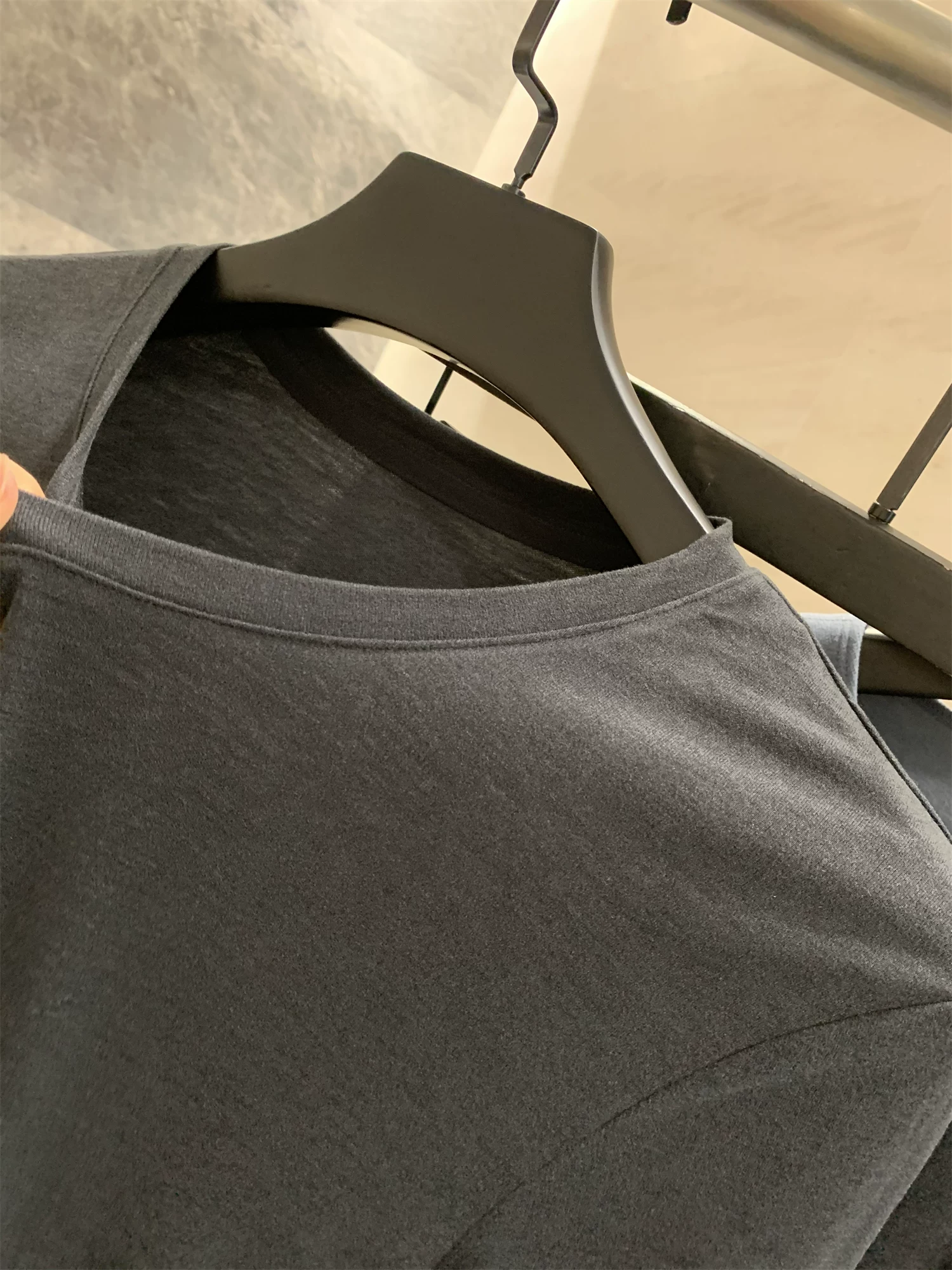 Dòng sản phẩm Don Quixote Light and Warm! Công nghệ tạo nhiệt thân thiện với da! Bộ đồ lót thường ngày màu trơn ấm áp mùa thu đông dành cho nam.