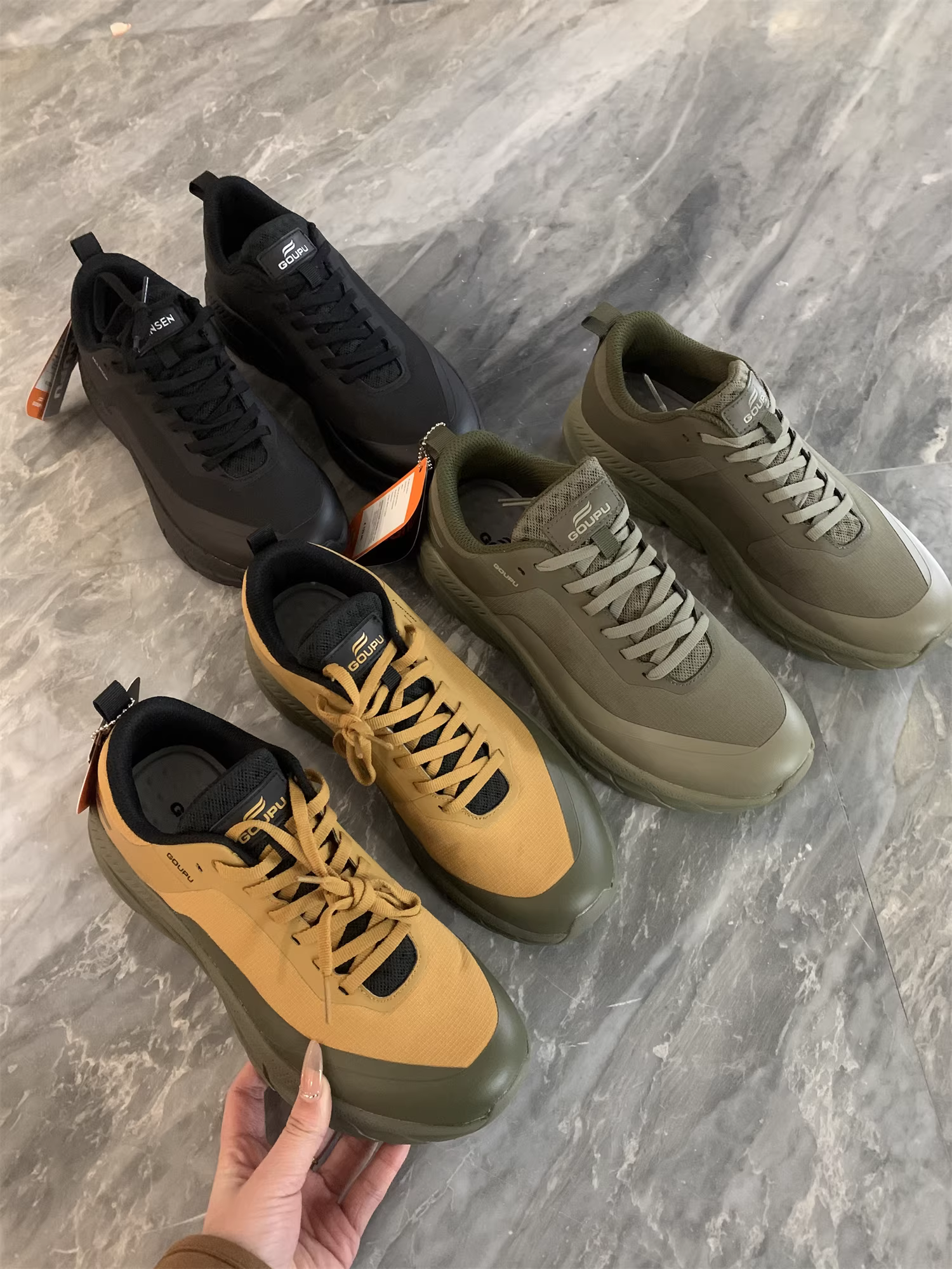 Don Quixote, hãy đến Mỹ! Hàng chất lượng! Giày thể thao ngoài trời liền mạch, nhẹ và bền cho nam giới.