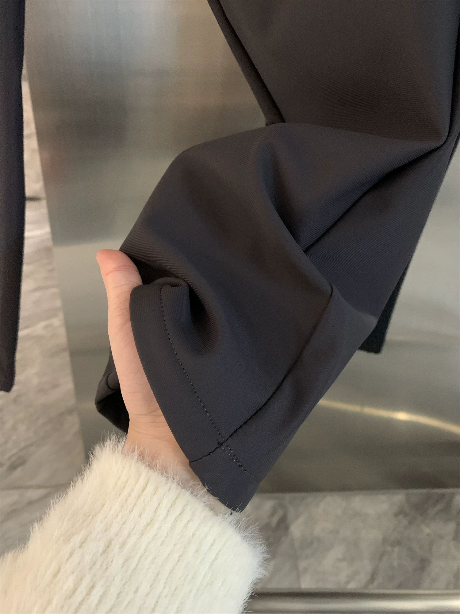 Don Quixote, bền và chống xước! Co giãn bốn chiều! Quần âu nam ống đứng đa năng, lót lông cừu dày dặn, thích hợp cho mùa thu đông.