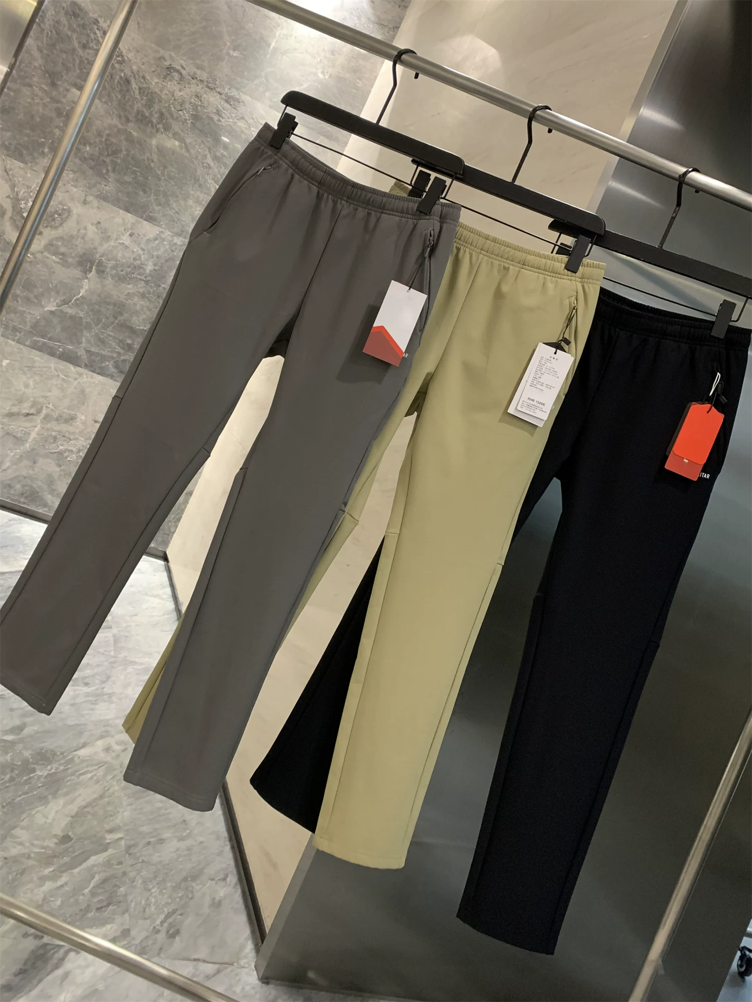 Don Quixote, một sản phẩm tuyệt vời của Thụy Sĩ! Được thiết kế 3D! Quần thể thao nam giữ ấm, lót lông cừu, chống gió và chống thấm nước.