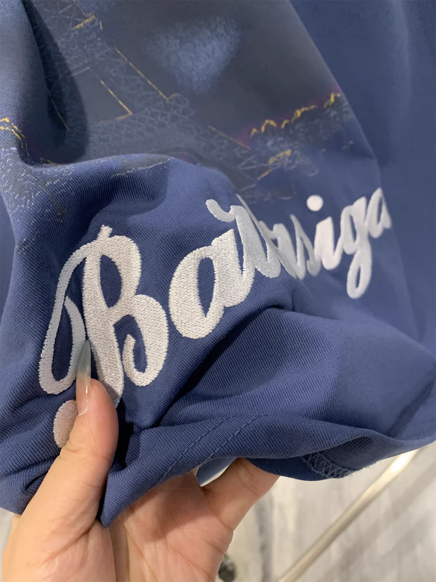 Áo sơ mi nam tay ngắn Don Quixote ODM, chất liệu 100% cotton! Giặt và chải mềm mại, thân thiện với da và thoáng khí, lý tưởng cho mùa hè.