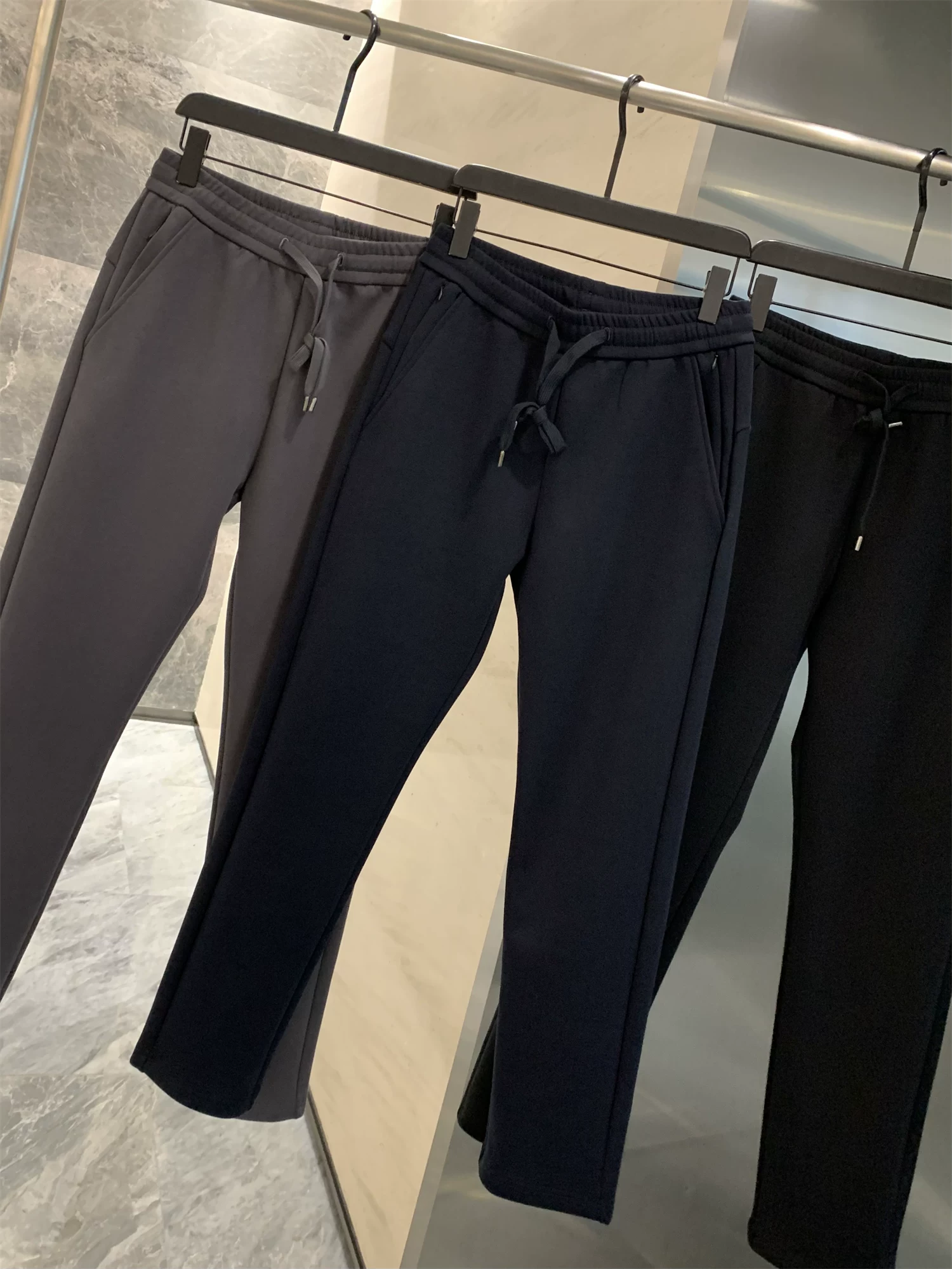 Đơn đặt hàng của công ty Don Quixote ODM! Phong cách và lịch sự! Quần âu nam ống đứng chất liệu thoáng khí, thoải mái, thích hợp cho mùa xuân và mùa thu.