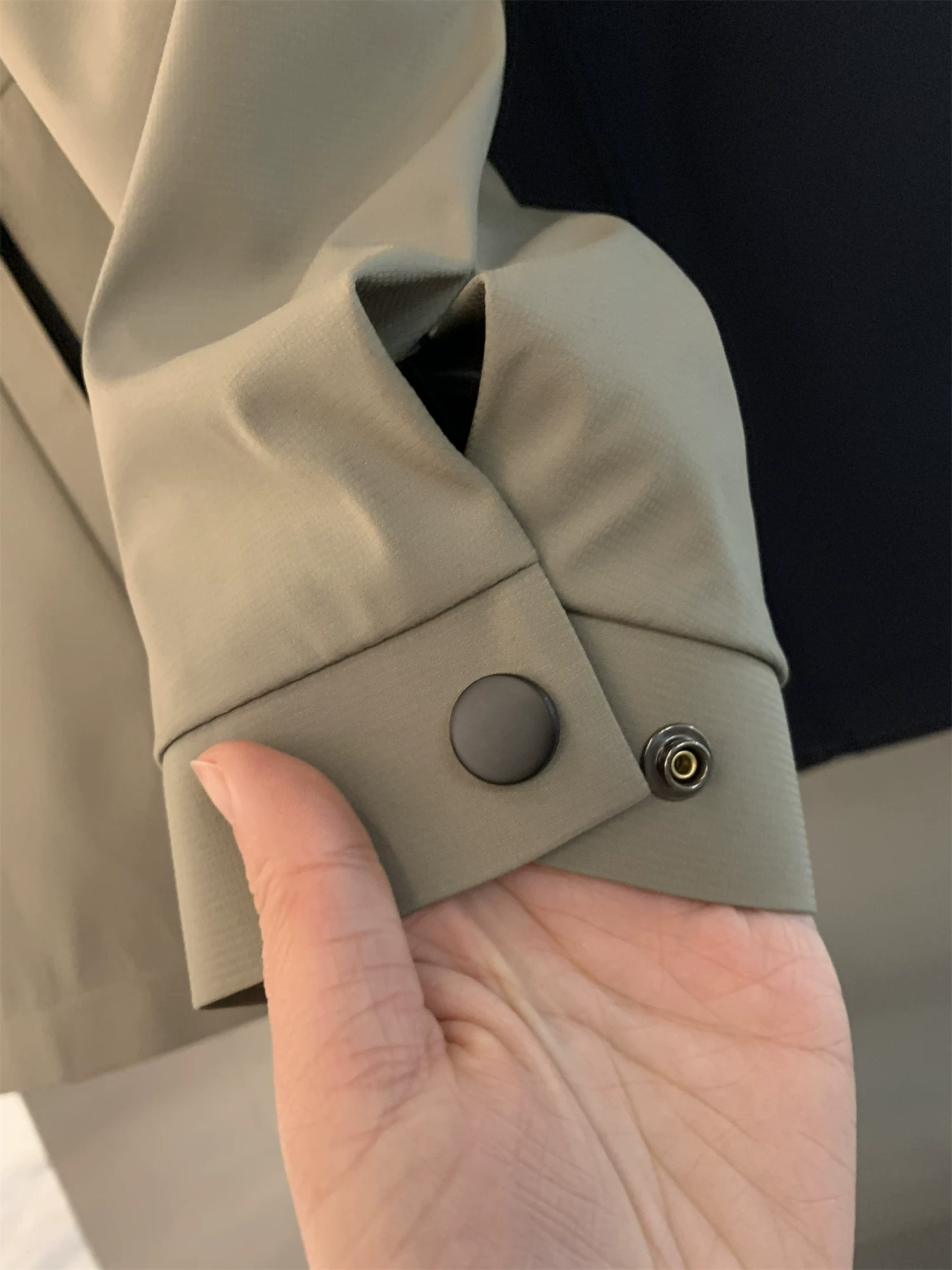 Quản lý kinh doanh Don Quixote! Áo khoác nam nhẹ, chống gió và chống thấm nước, có viền laser.