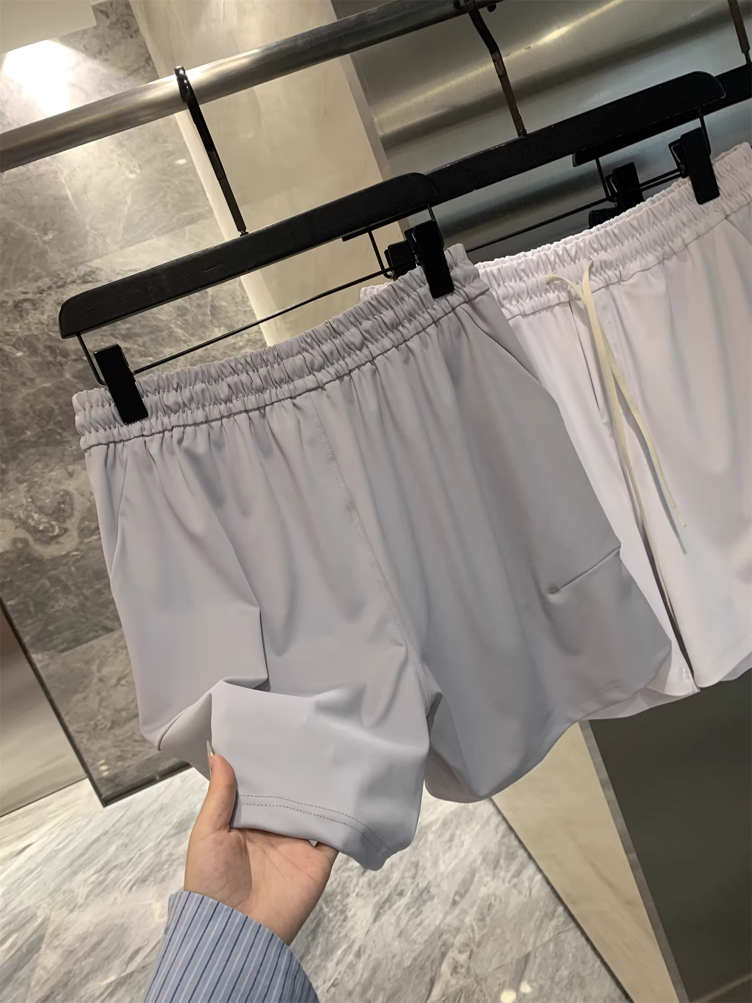 Dòng sản phẩm Don Quixote L rất được ưa chuộng! Quần short thể thao và giải trí ngoài trời mùa hè dành cho nam, thoáng mát, nhanh khô, co giãn cao.