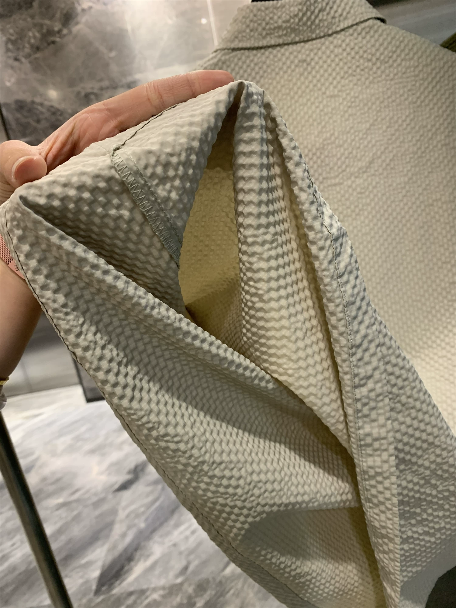 Kết cấu vải gạc bong bóng 3D Don Quixote! Áo sơ mi POLO ngắn tay nửa khóa kéo đa năng mùa hè cao cấp dành cho nam và nữ