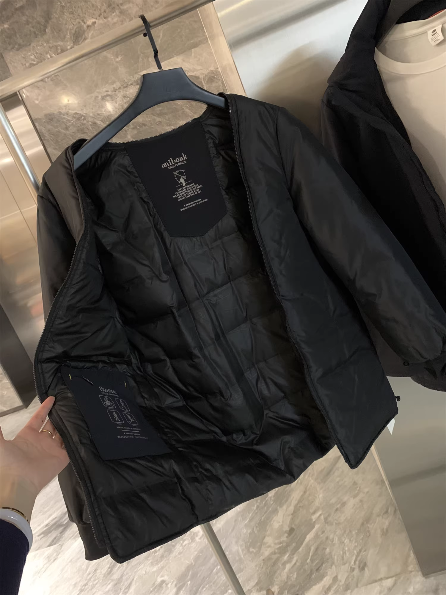 Don Quixote thật mạnh mẽ! Cao cấp ba trong một! Áo khoác phao có mũ trùm đầu mùa đông dành cho nam, màu trắng, chất liệu lông ngỗng.