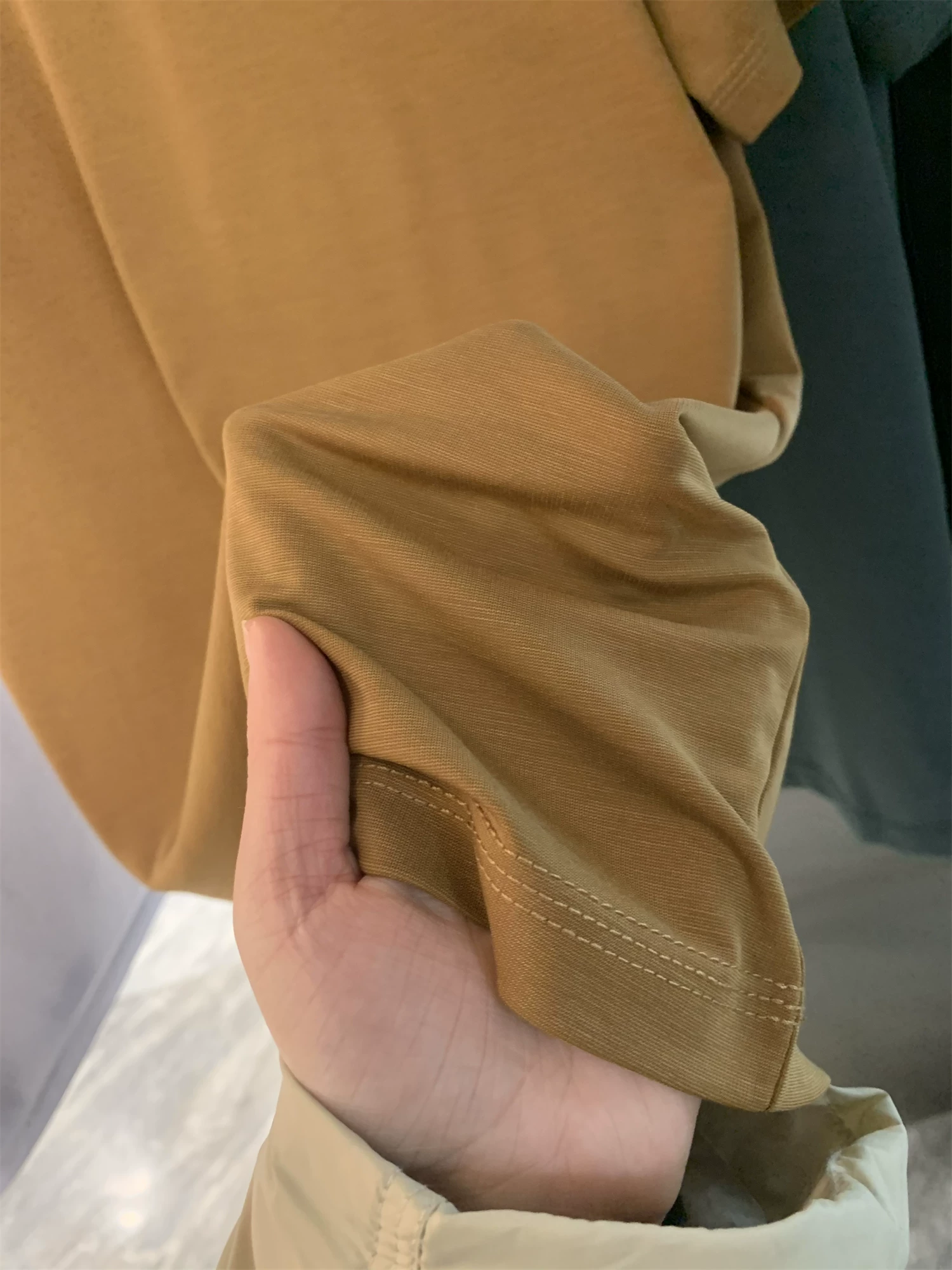 Don Quixote đang đến gần! Tencel + tơ tằm! Áo thun ngắn tay mềm mại thân thiện với da của cặp đôi hợp thời trang