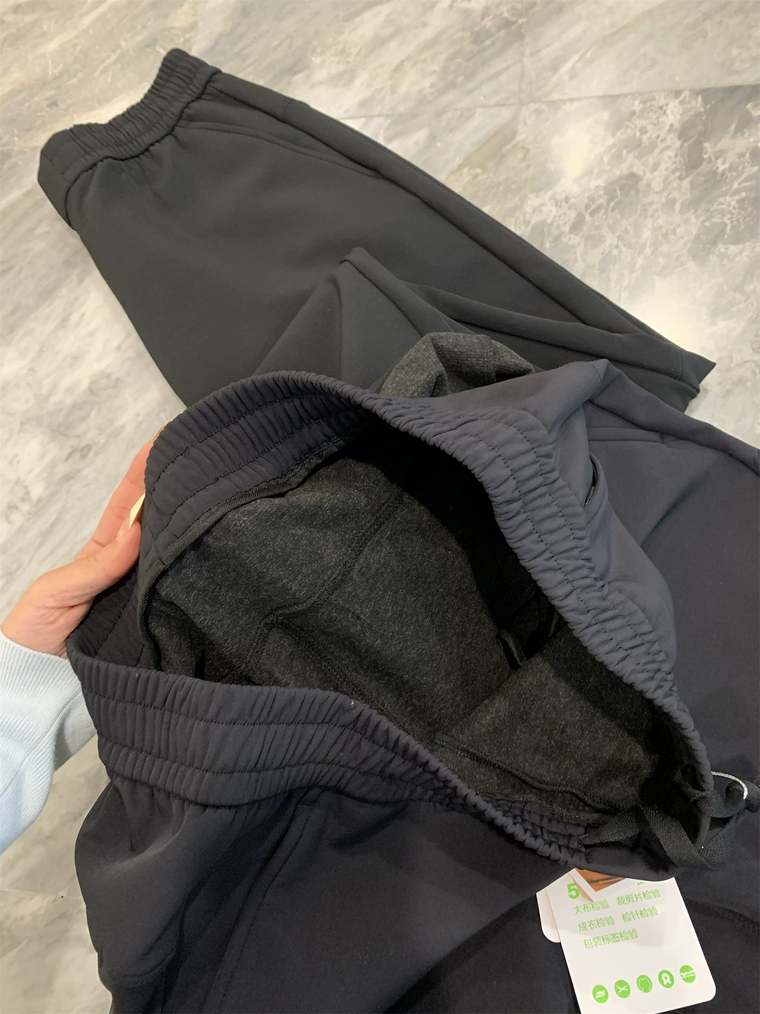 Don Quixote dày dặn và ấm áp! Có viền! Quần thể thao chất liệu thun co giãn, màu trơn, may 3D, kiểu dáng xu hướng thu đông.