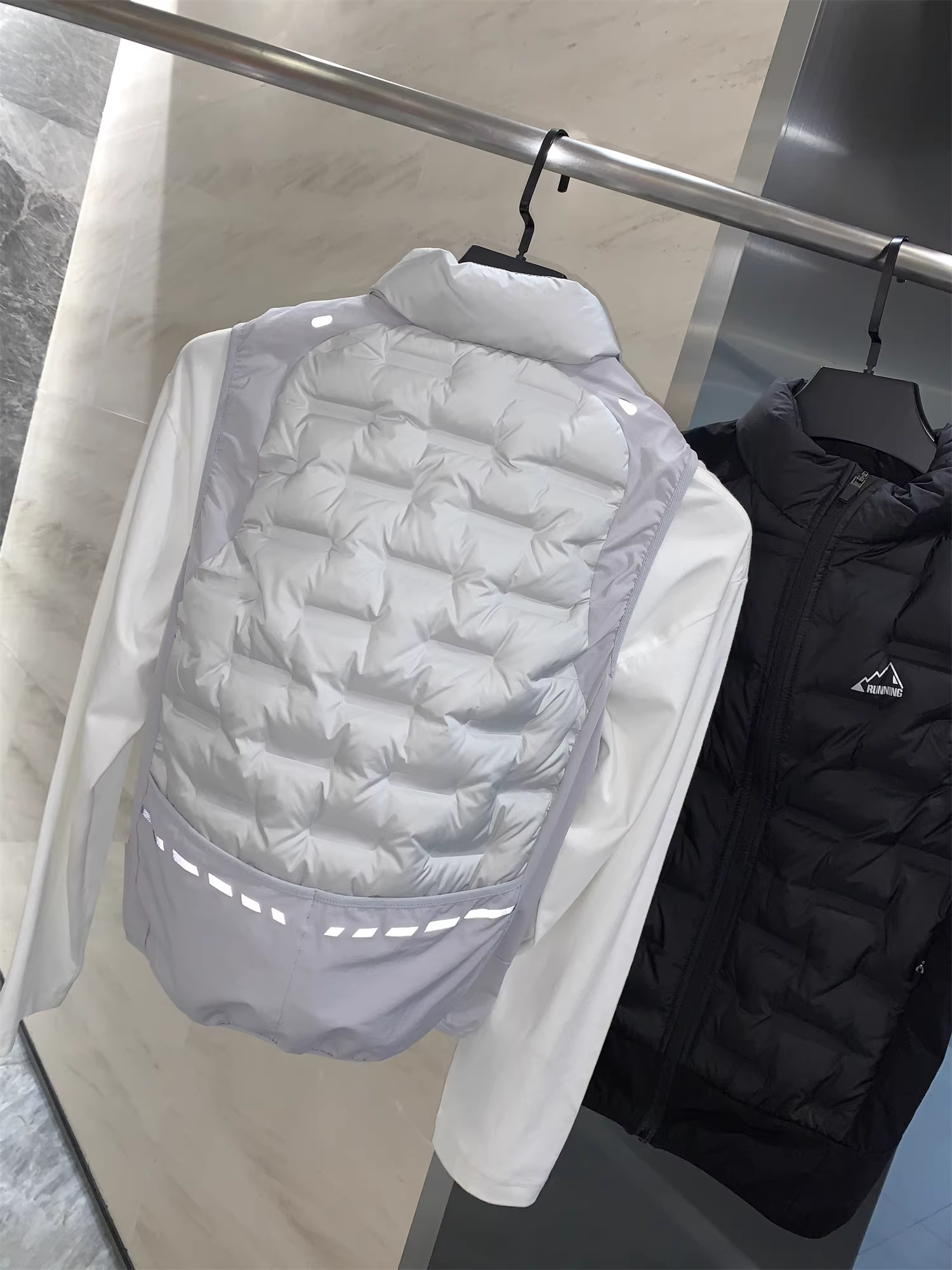 Dòng sản phẩm Don Quixote Light! Áo phao lông ngỗng 90% mềm mại! Áo phao nhẹ và ấm áp mùa đông dành cho nam và nữ, thích hợp sử dụng ngoài trời.