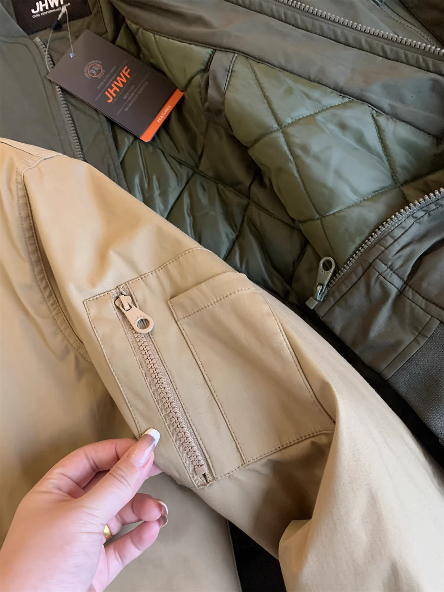 Áo khoác nam Don Quixote kiểu Mỹ! Áo khoác mùa đông nam màu trơn, dáng rộng, đa năng, có lớp lót bông.