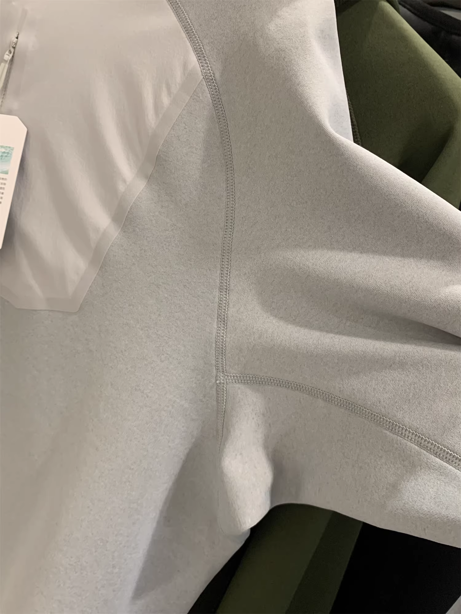 Đơn đặt hàng của công ty Don Quixote ODM! May đo 3D! Túi dán! Áo thun thể thao dài tay có mũ trùm đầu cổ cao