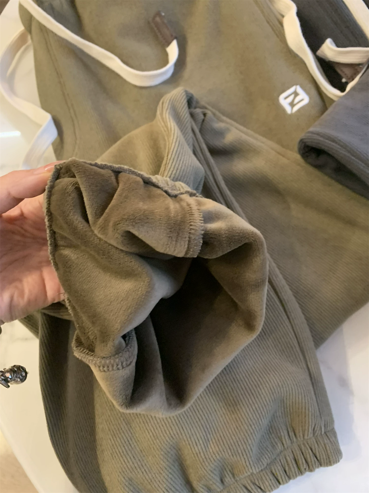 Quần vải dù dệt kim Don Quixote! Có lớp lót lông cừu và dày dặn cho mùa thu đông, lưng thun co giãn, quần ống lửng, quần thể thao nam.