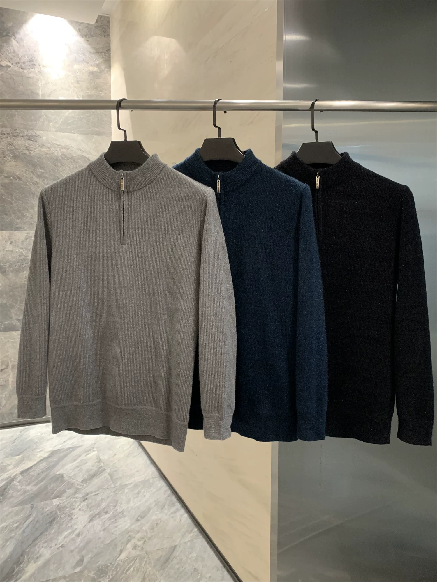 Áo len nam Don Quixote ODM bán trực tiếp! Lót lông cừu tích hợp cho thêm độ ấm! Áo len nửa khóa kéo mùa đông.