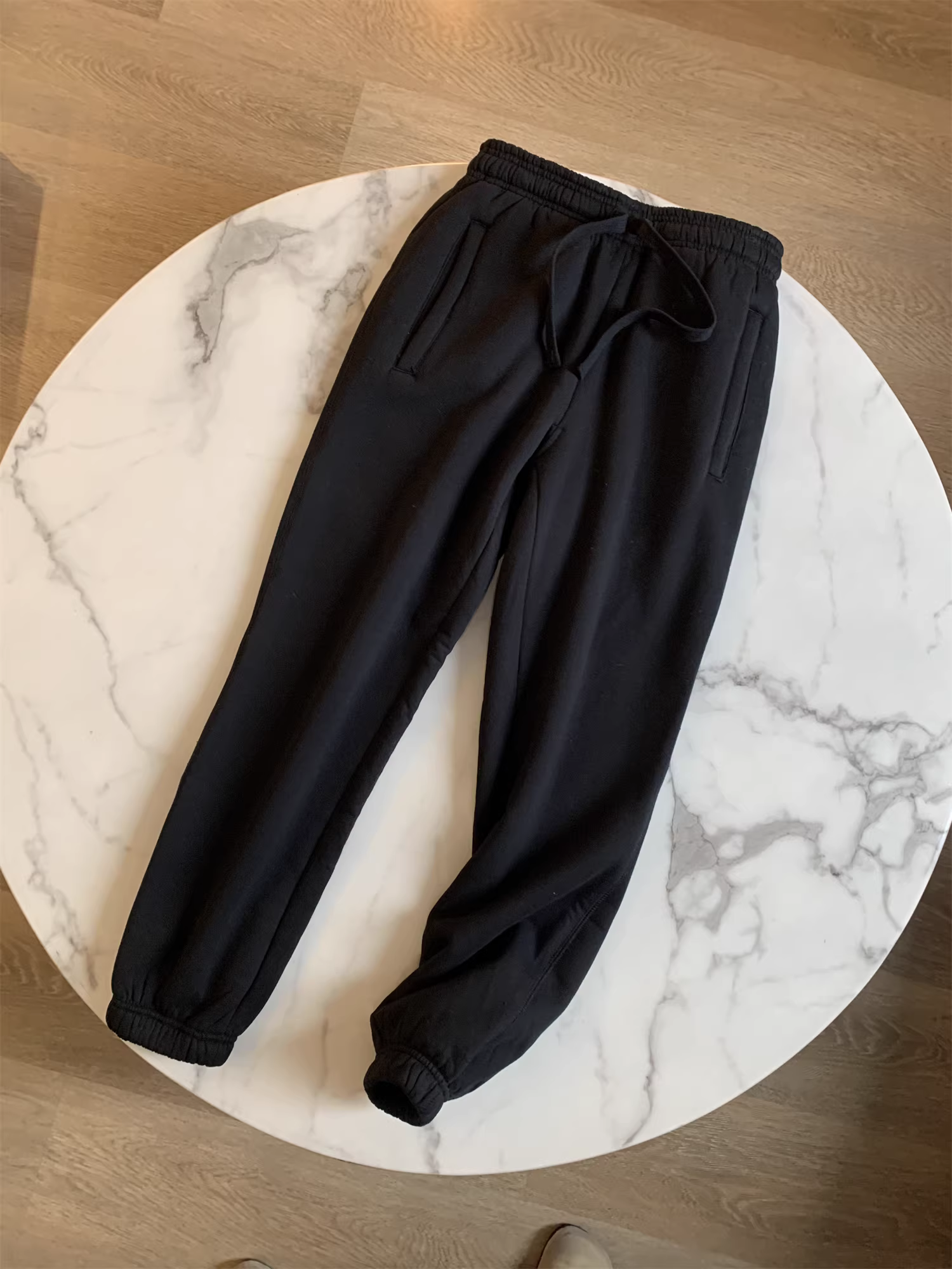 Đơn đặt hàng ngoại thương Don Quixote! Có lớp lót lông cừu và dày dặn! Quần thể thao nam mùa thu đông, thân thiện với da, ấm áp, lưng thun co giãn, bo gấu.