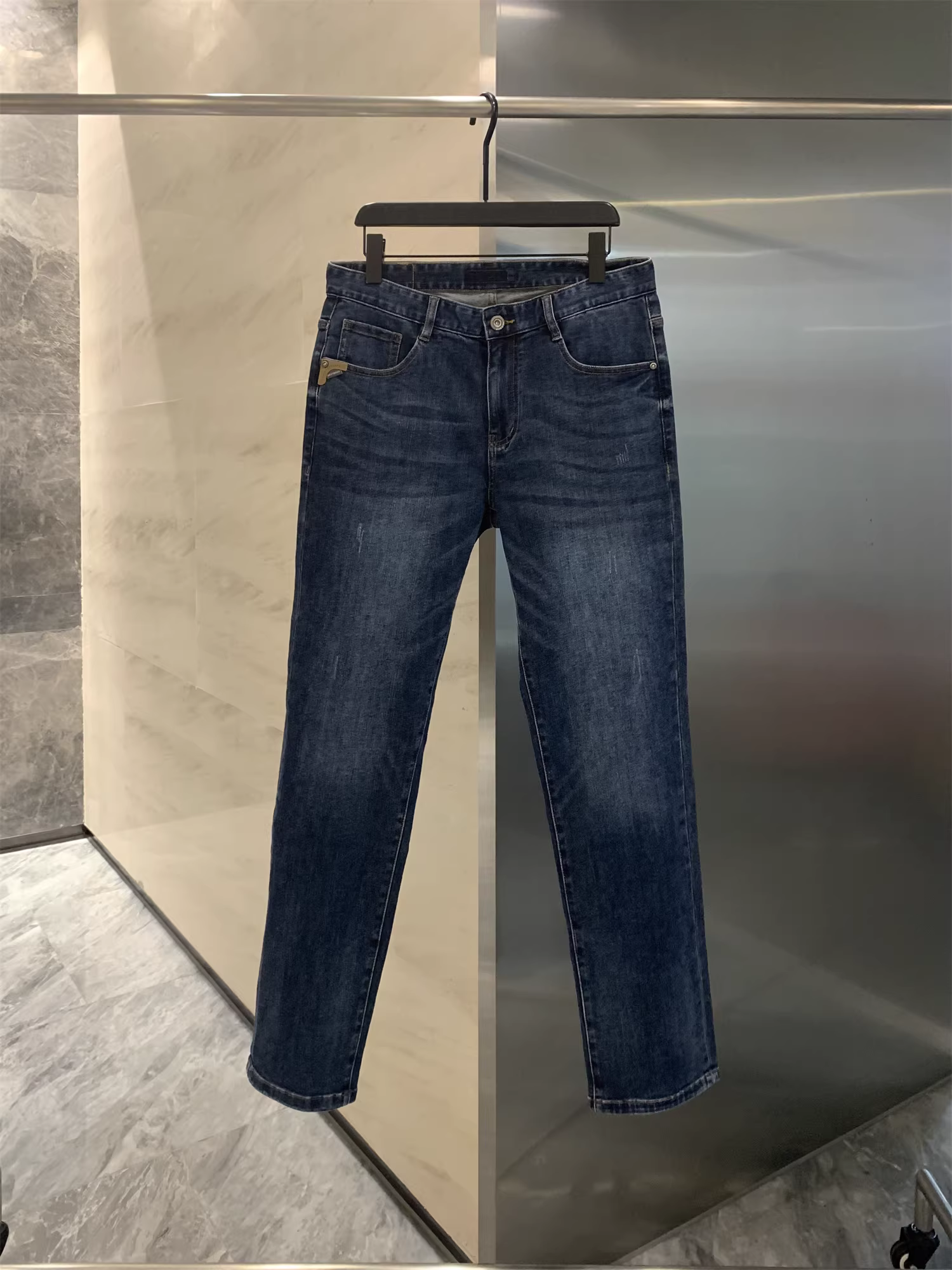 Quần jean nam Don Quixote H! Hàng ngoại nhập 278! Quần jean thẳng, chất liệu dày dặn, mềm mại, giặt nhẹ, kiểu dáng đơn giản.