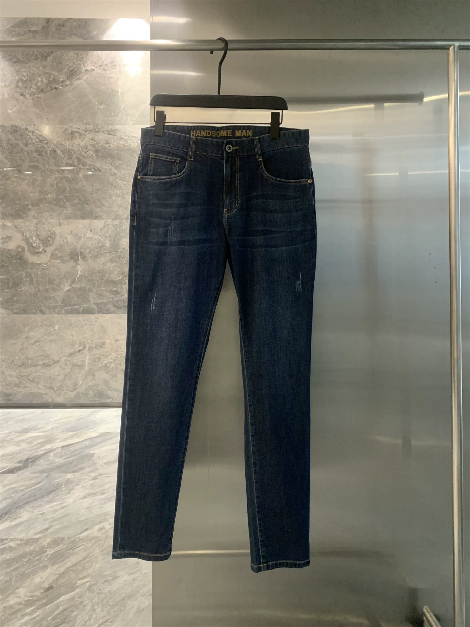 Don Quixote phong cách kinh doanh lịch lãm! Quần denim nam chất liệu pha lụa mềm mại, dáng suông, giặt mềm mại.