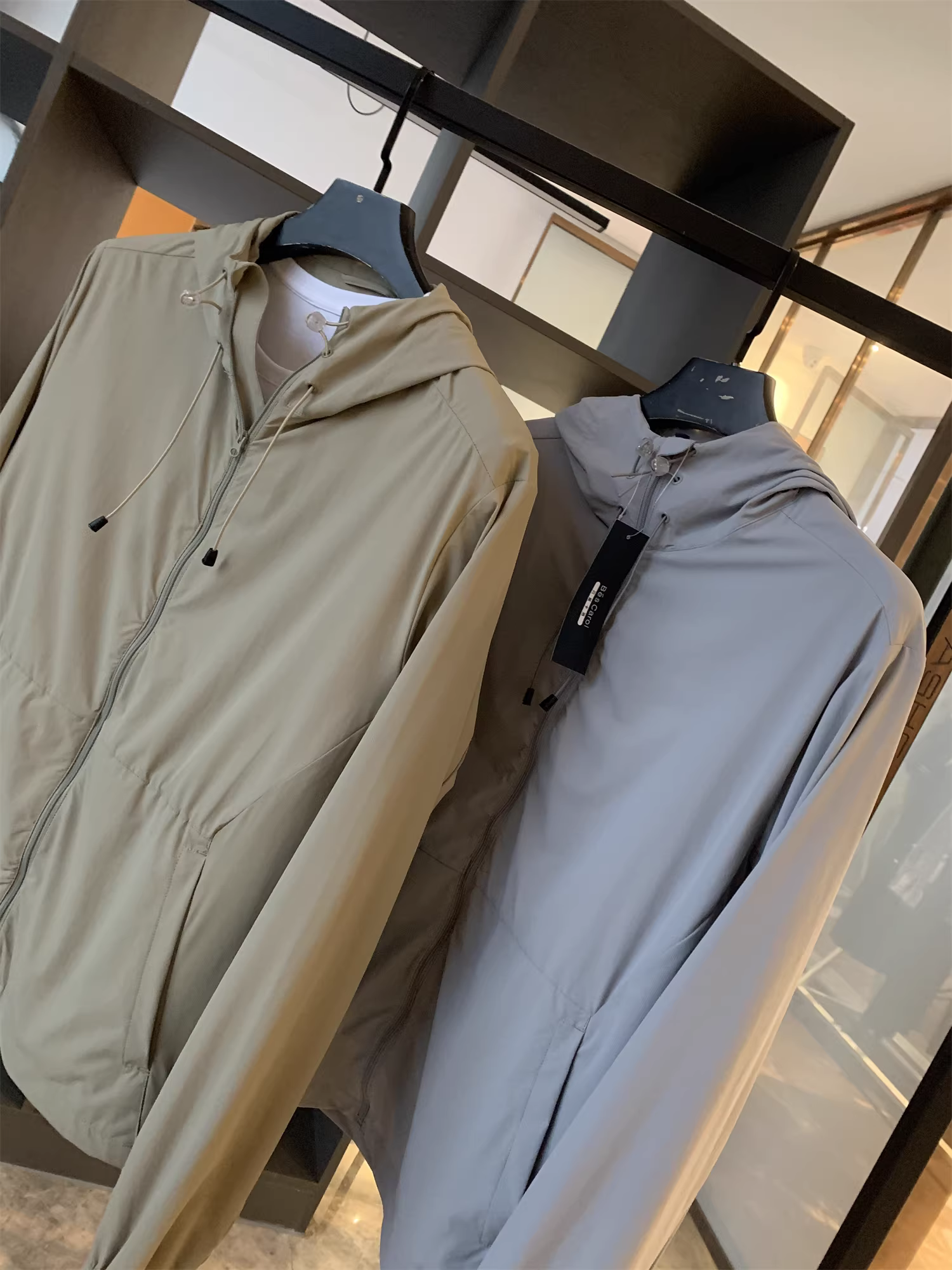 Don Quixote Pure Yuan! Tủ 299! Áo khoác chống nắng có mũ trùm đầu, thoáng khí, co giãn nhẹ dành cho nam.