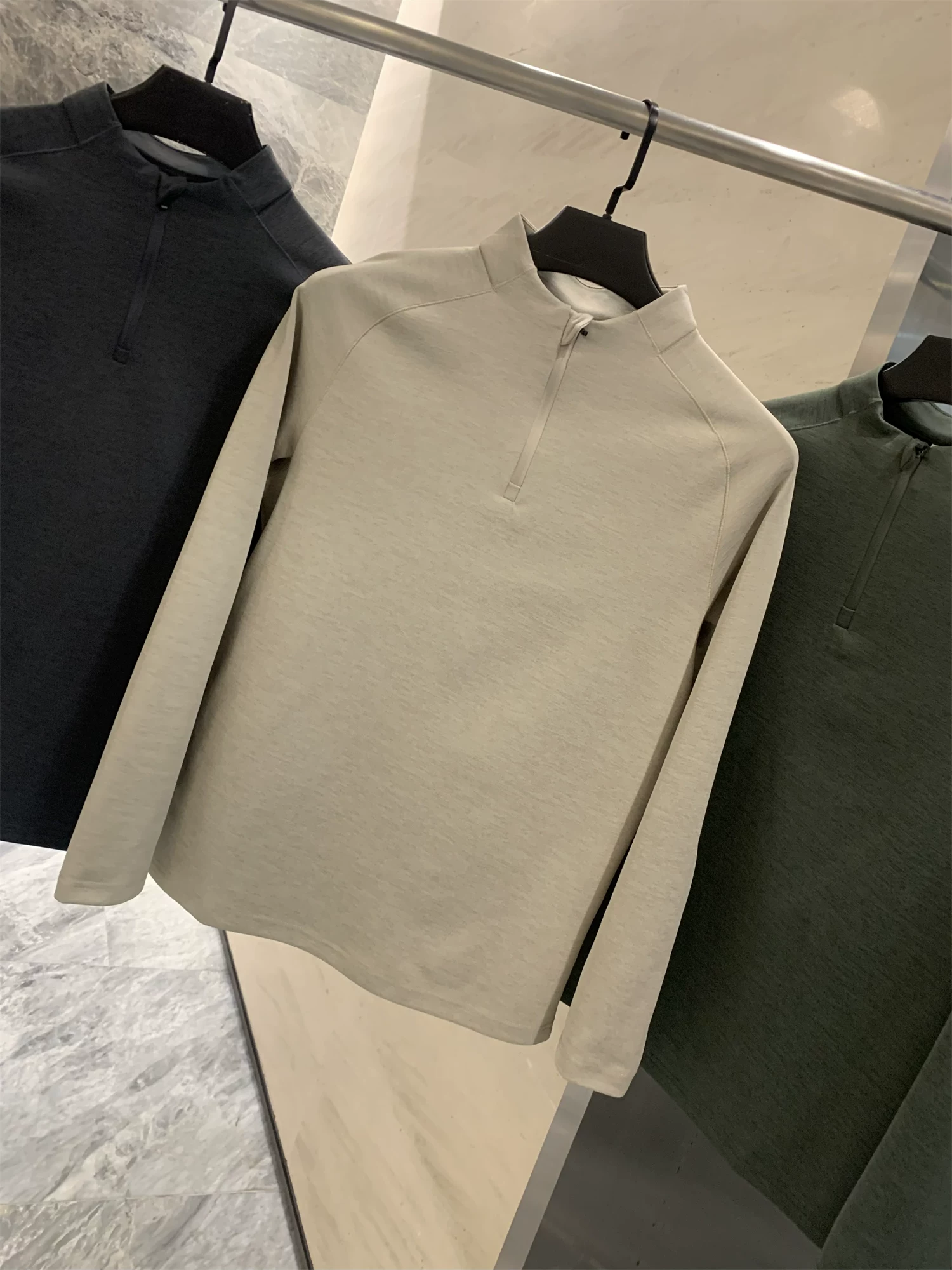 Chức năng sử dụng ngoài trời của Don Quixote! Lớp không khí đàn hồi thoáng khí! Xu hướng áo len cổ đứng nửa cổ dành cho nam mùa thu.