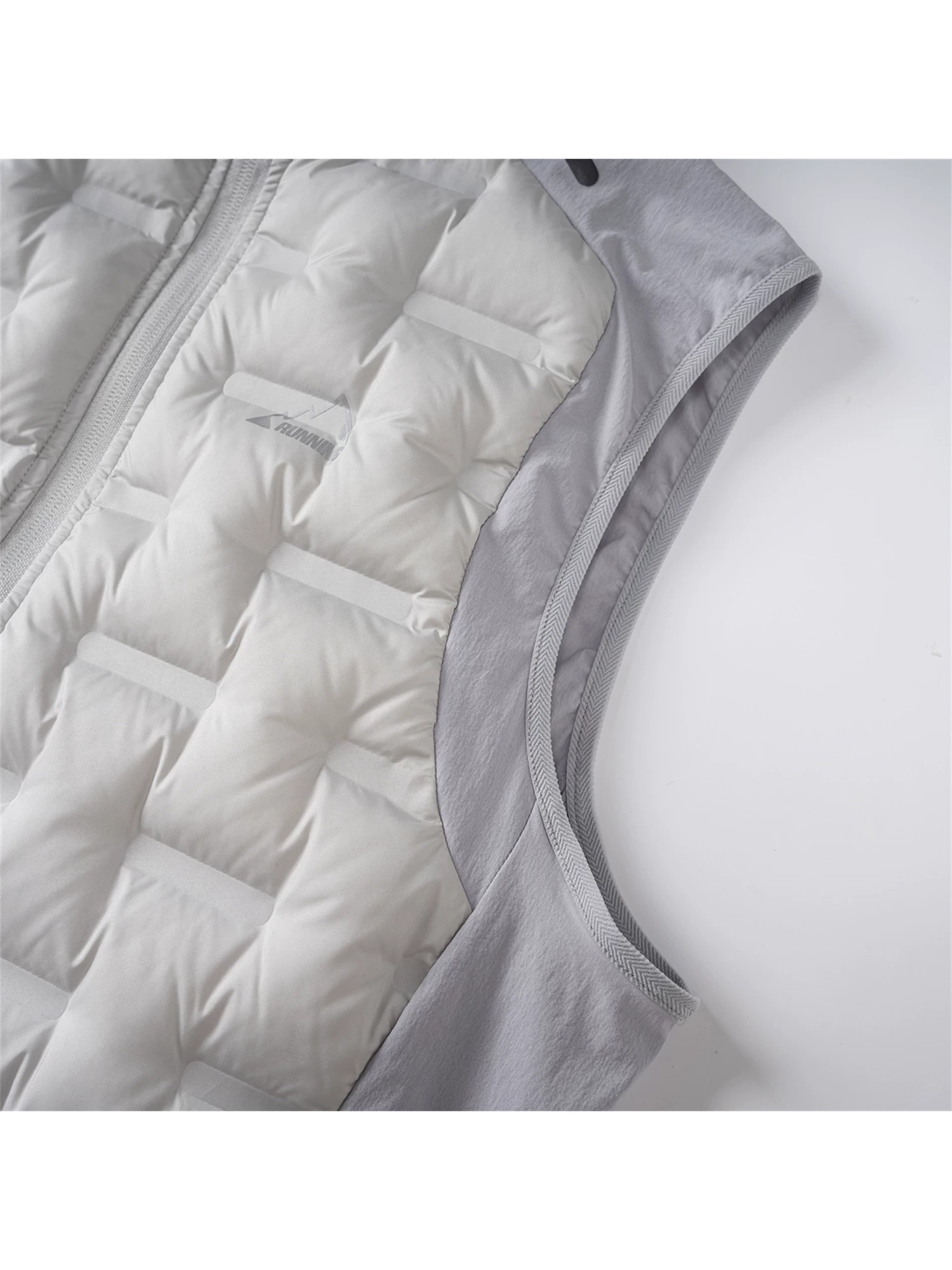 Dòng sản phẩm Don Quixote Light! Áo phao lông ngỗng 90% mềm mại! Áo phao nhẹ và ấm áp mùa đông dành cho nam và nữ, thích hợp sử dụng ngoài trời.