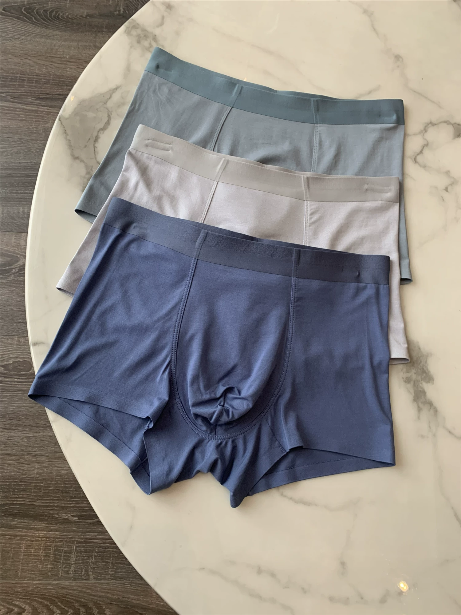 Don Quixote, hộp 3 đôi! Quần lót boxer liền mạch chất liệu modal co giãn cao, kháng khuẩn graphene, 80 chiếc.