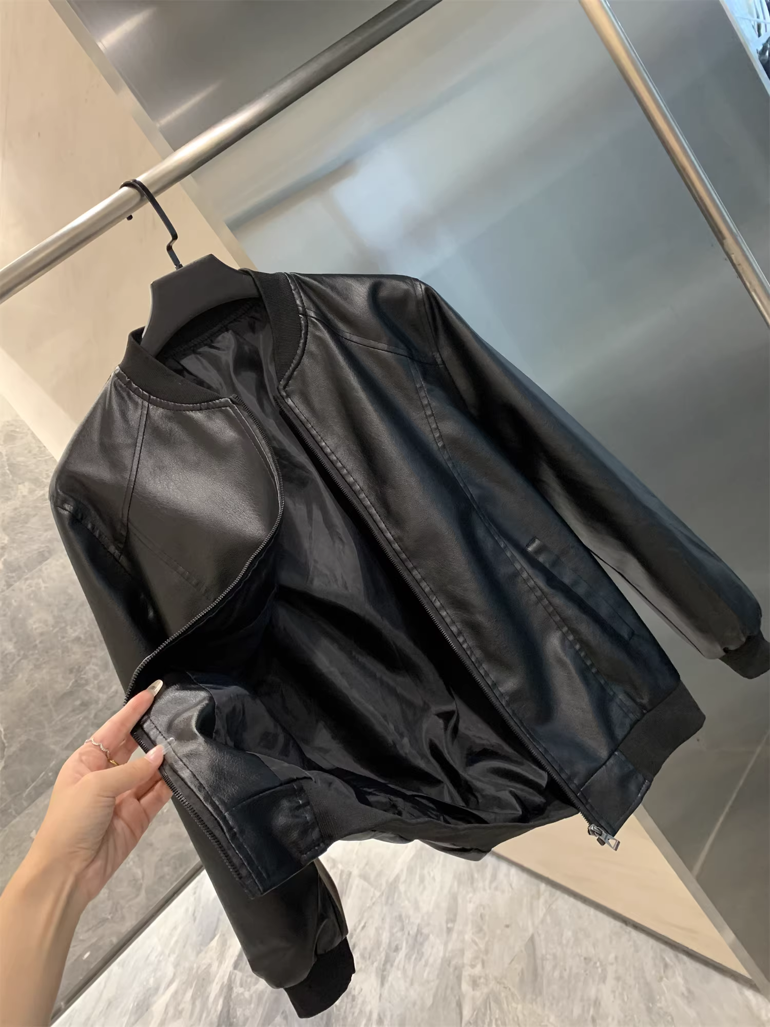 Áo khoác da giả Don Quixote! Mềm mại và tinh tế! Áo khoác da cổ bóng chày đa năng, phong cách thường ngày mùa xuân thu dành cho nam.