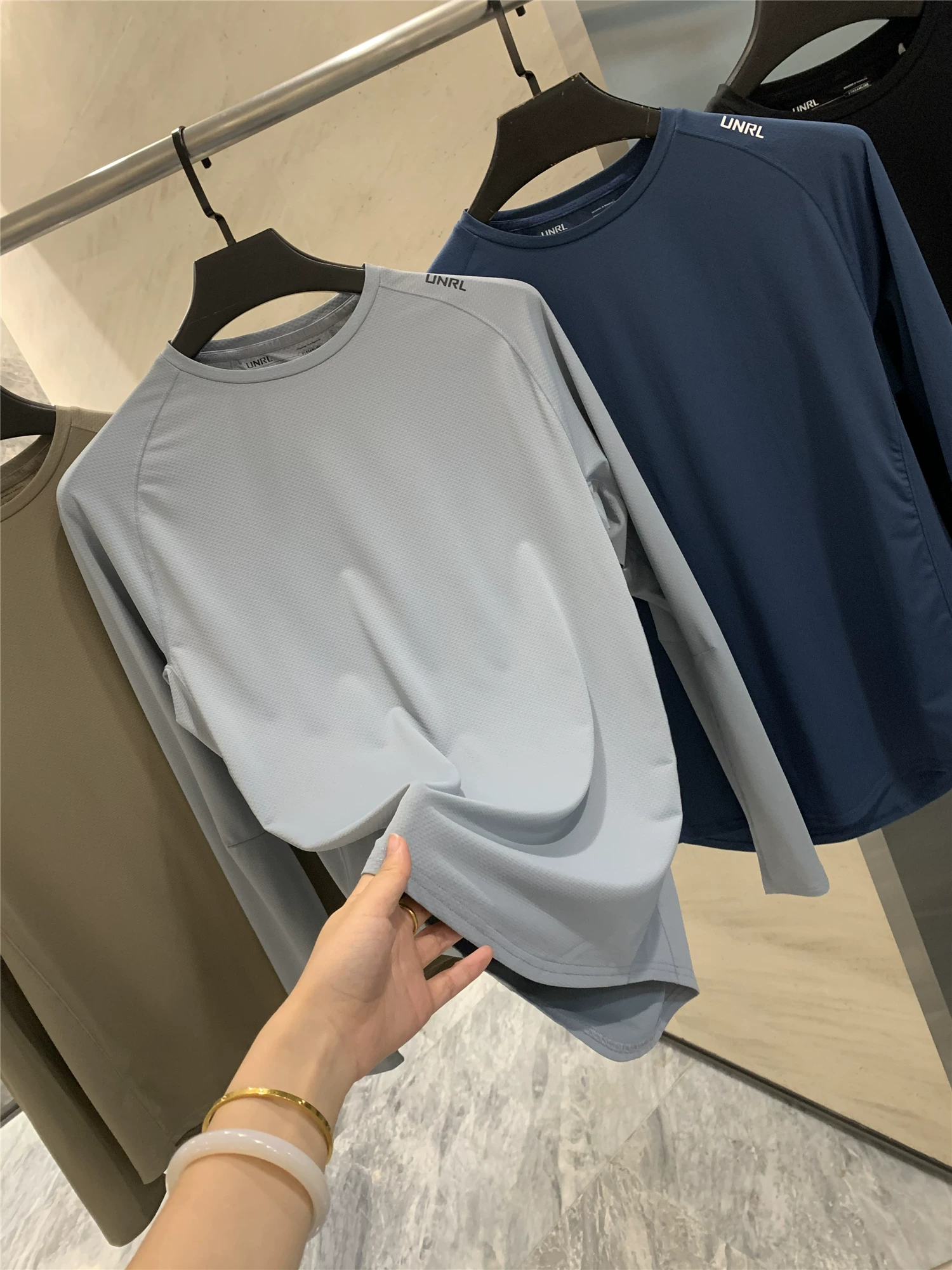 Don Quixote, một lô hàng lớn! Được thiết kế dành cho người yêu thích thể thao! Áo sơ mi dài tay ngoài trời, may ba chiều, nhanh khô, thoáng khí.