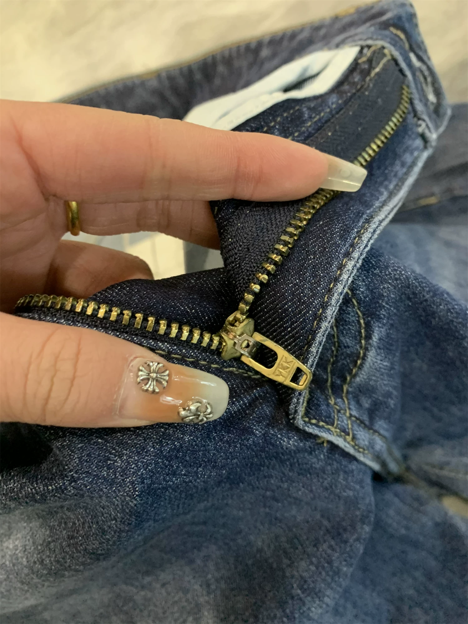 Quần jean cotton denim giặt mềm may thủ công Don Quixote! Quần jean nam dáng thẳng, thoáng khí, kiểu dáng thời trang mùa xuân hè.