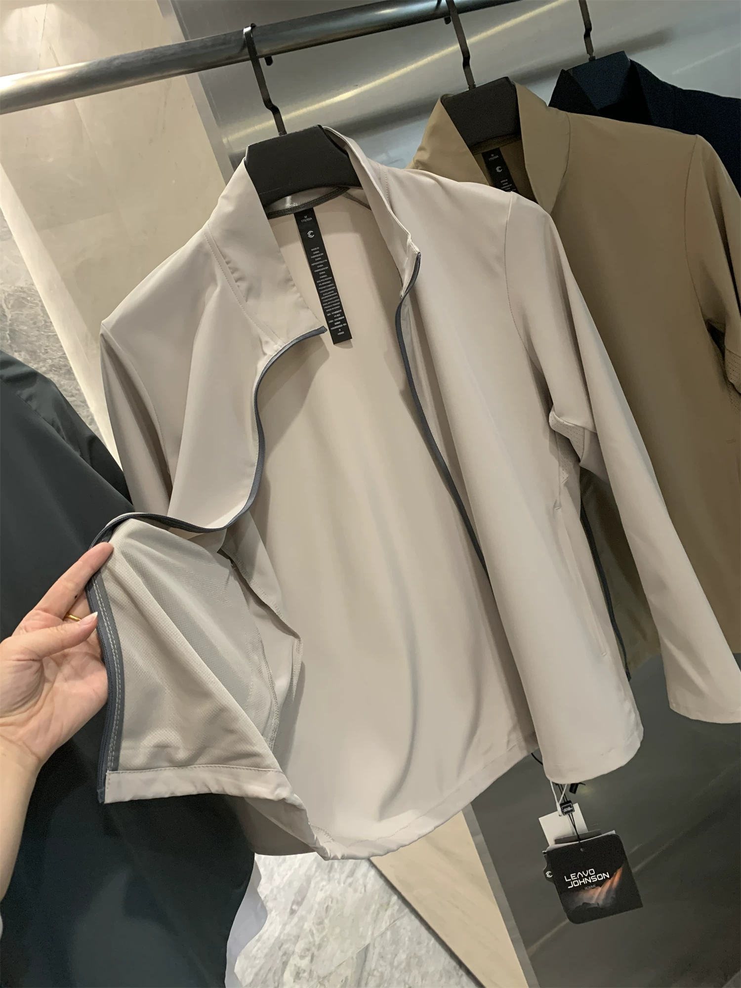 Don Quixote là một viên ngọc quý thật sự! Áo khoác chống nắng UPF50+ thoáng khí, cắt bằng laser dành cho nam của Leavo Johnson