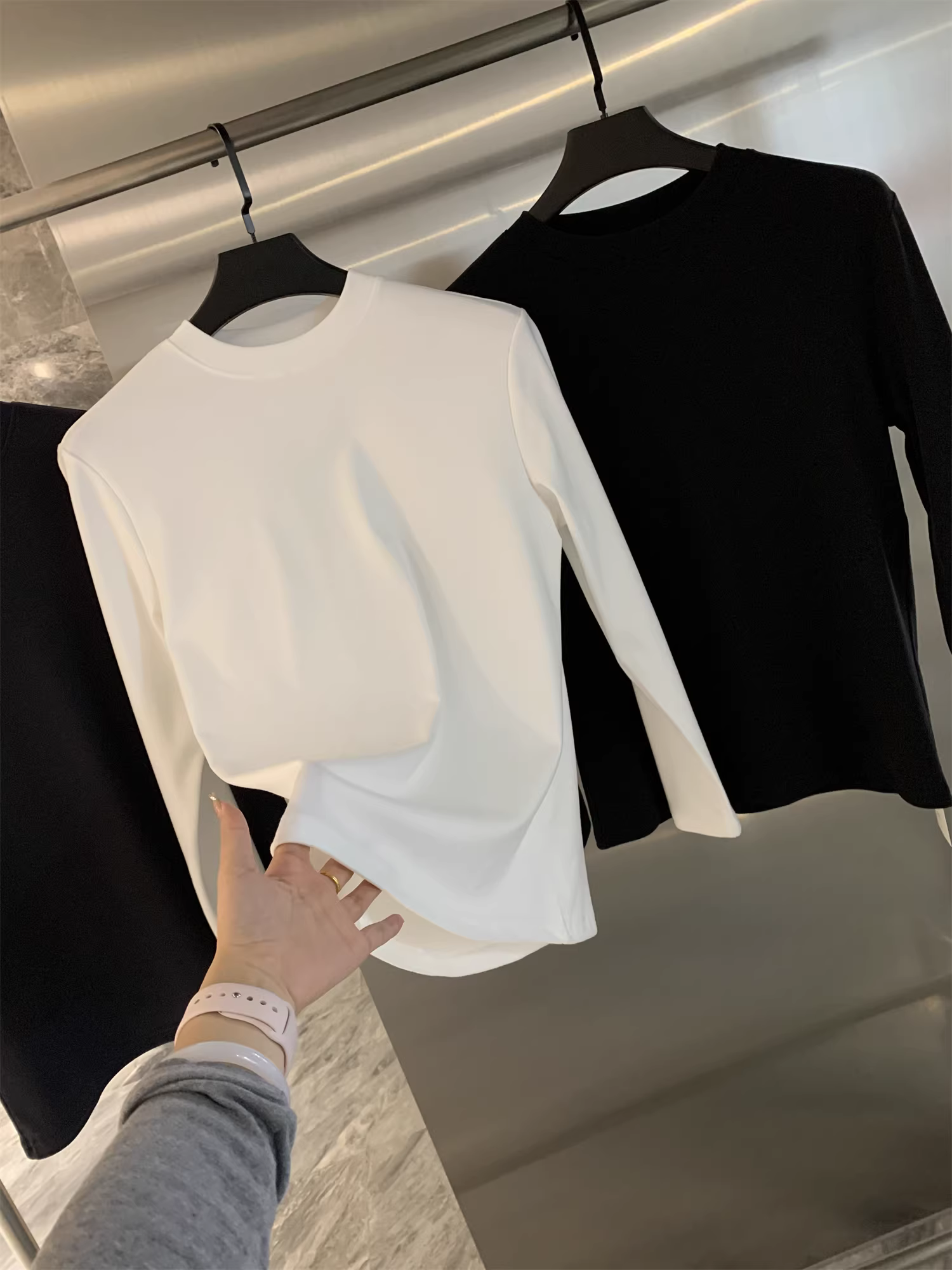 Đơn đặt hàng của công ty Don Quixote ODM! Mềm mại và thân thiện với làn da! Áo thun nam cổ tròn trơn màu co giãn mùa thu đông.