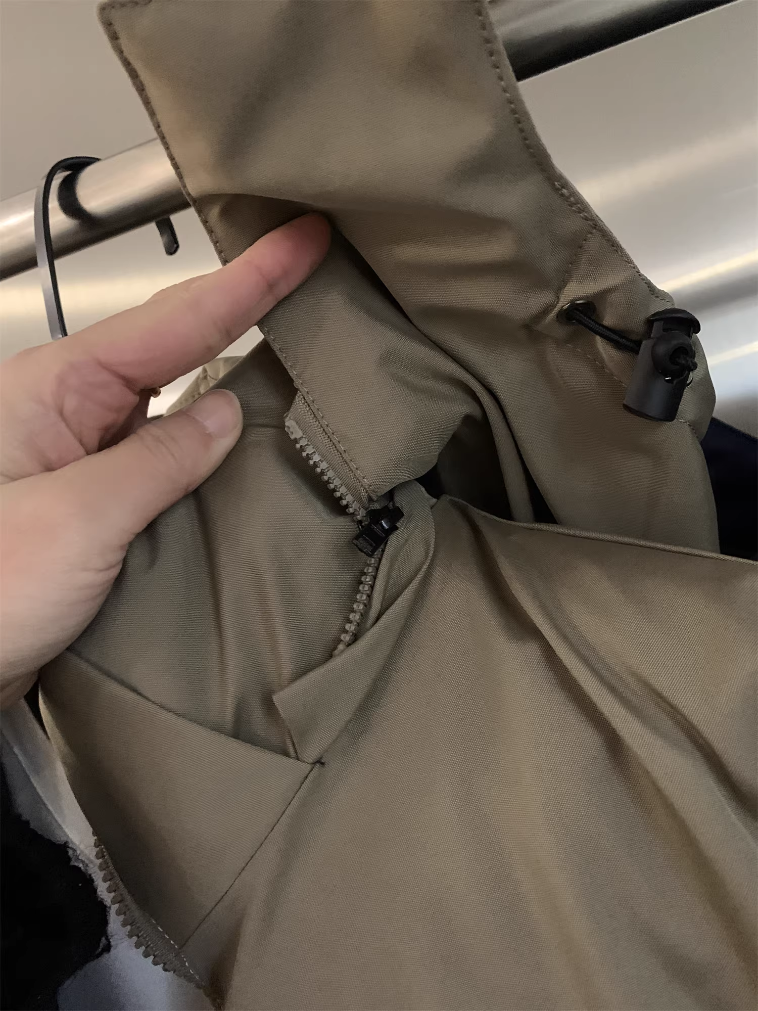 Don Quixote Brick Industry Outdoor Grade! Kết hợp màu sắc ba chiều! Áo khoác cotton thể thao thông thường dày dặn và ấm áp dành cho nam giới.