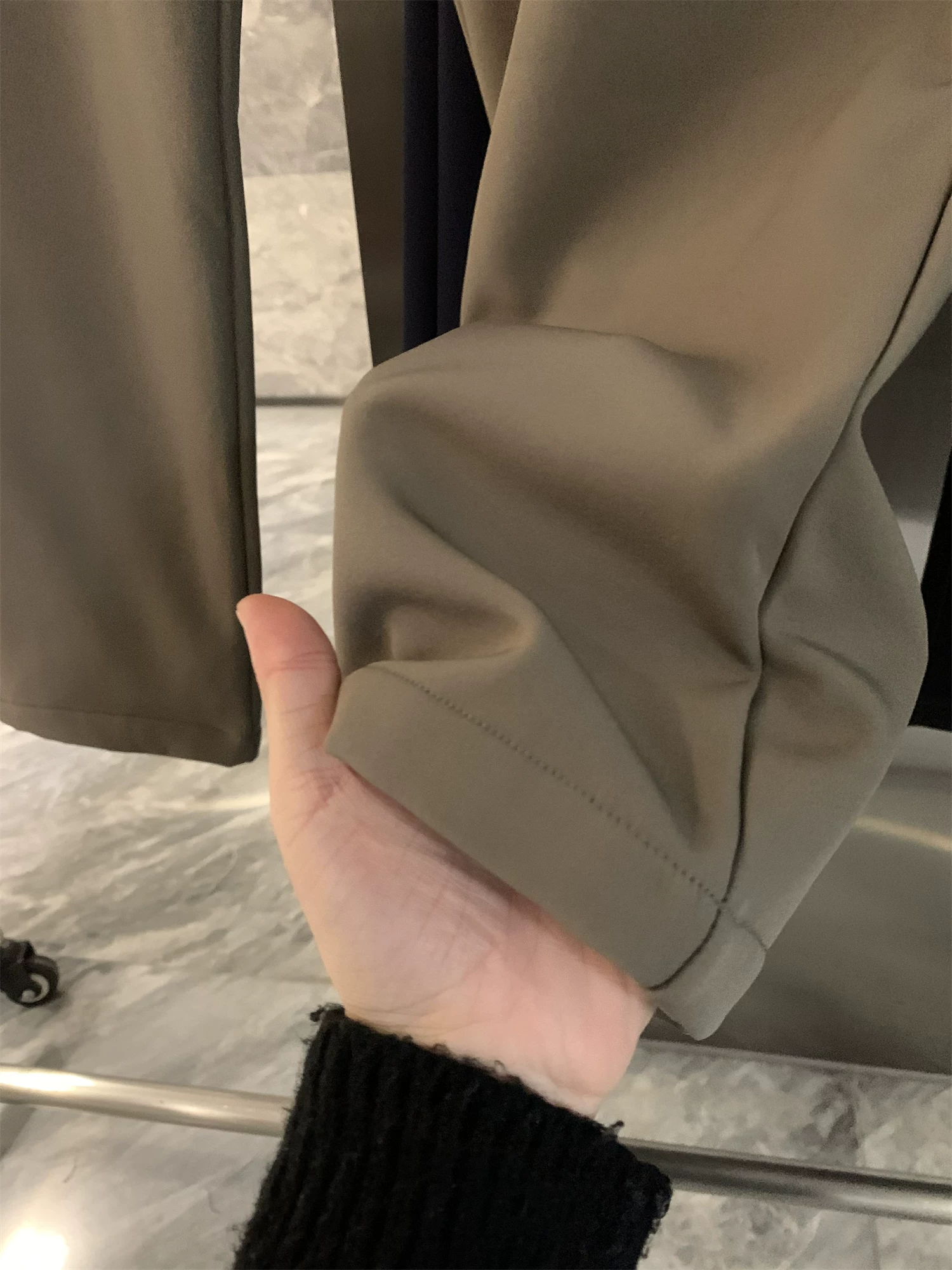 Đồ dùng ngoài trời Don Quixote! Quần nam mùa thu đông, chống gió, lót lông cừu, ấm áp, kiểu dáng ba chiều, hơi co giãn, phong cách thường ngày.