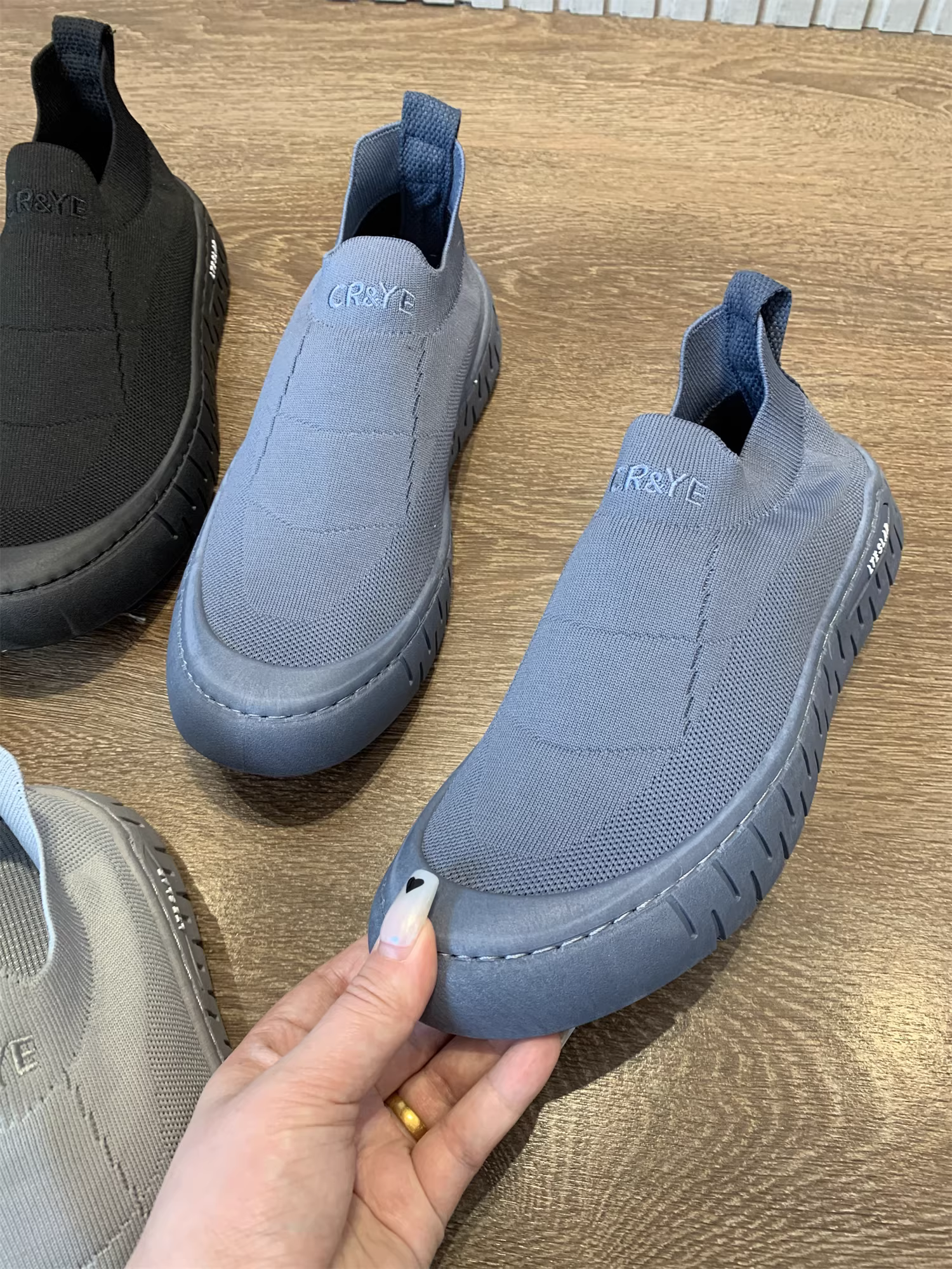 Don Quixote rất thoải mái! Mặt trên dệt kim + đế ngoài bằng cao su! Giày thể thao nam đa năng và thời trang mùa xuân hè.